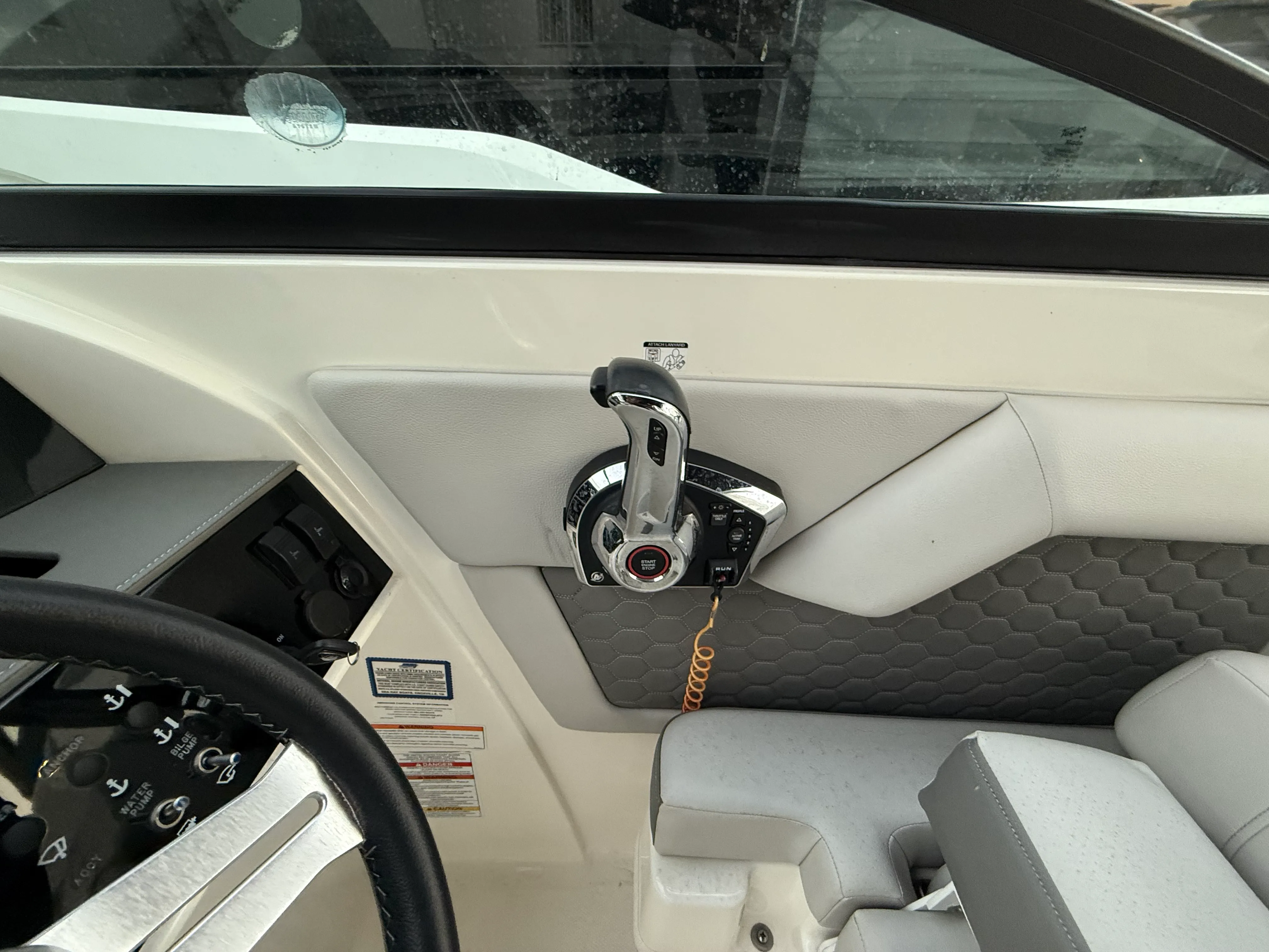 2024 Sea Ray SDX 270 Outboard Image Thumbnail #12