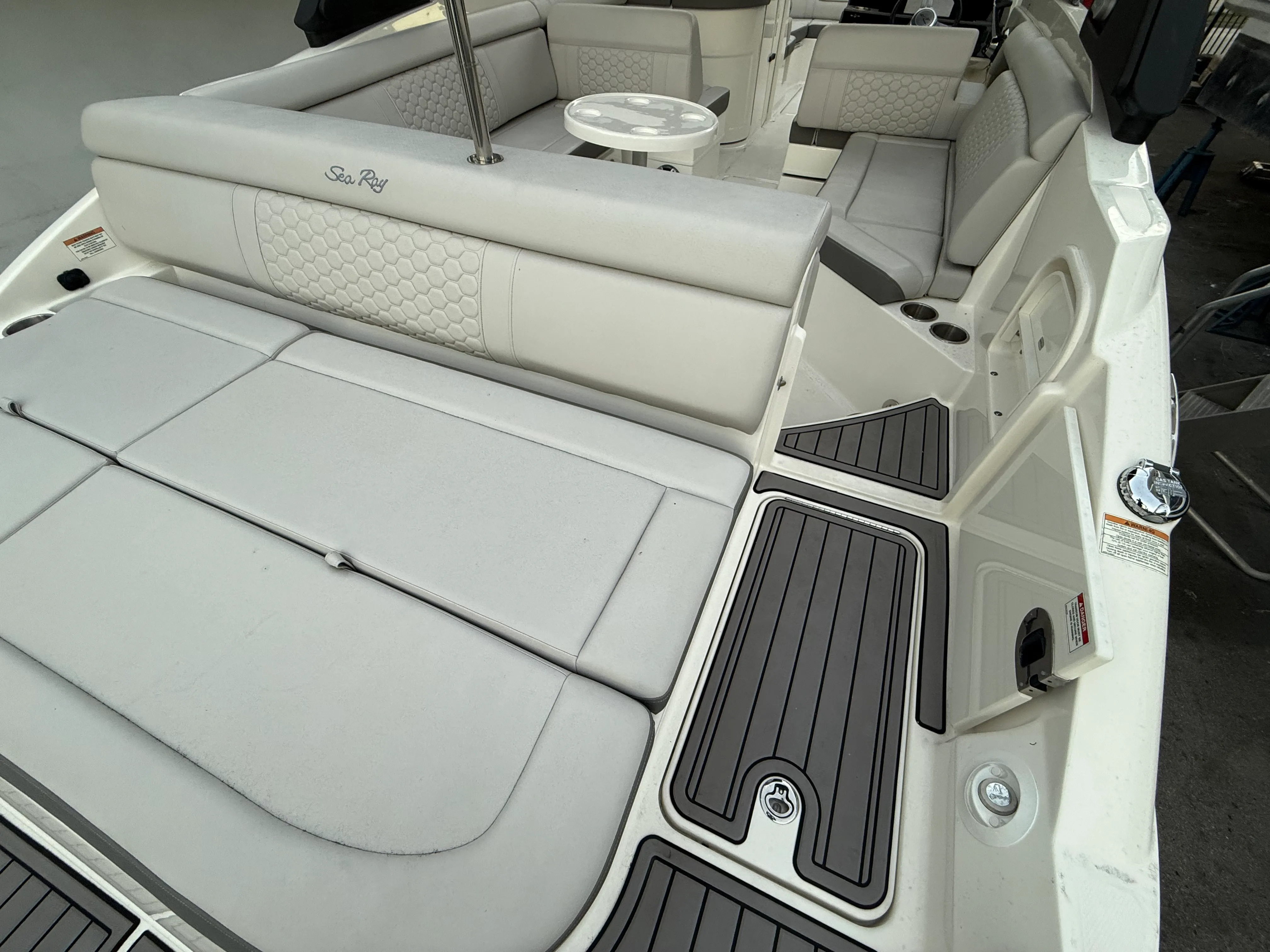 2024 Sea Ray SDX 270 Outboard Image Thumbnail #4