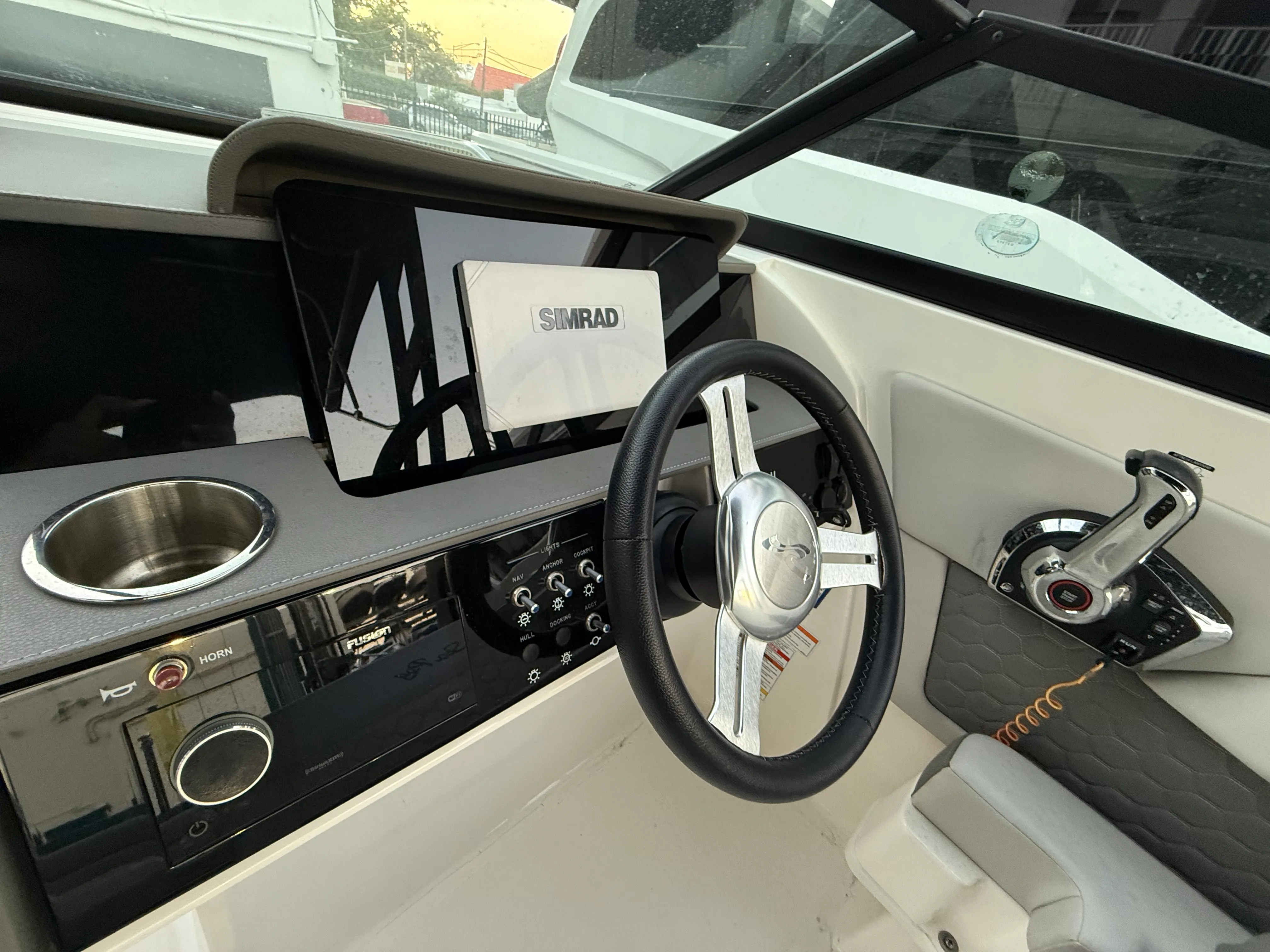 2024 Sea Ray SDX 270 Outboard Image Thumbnail #11