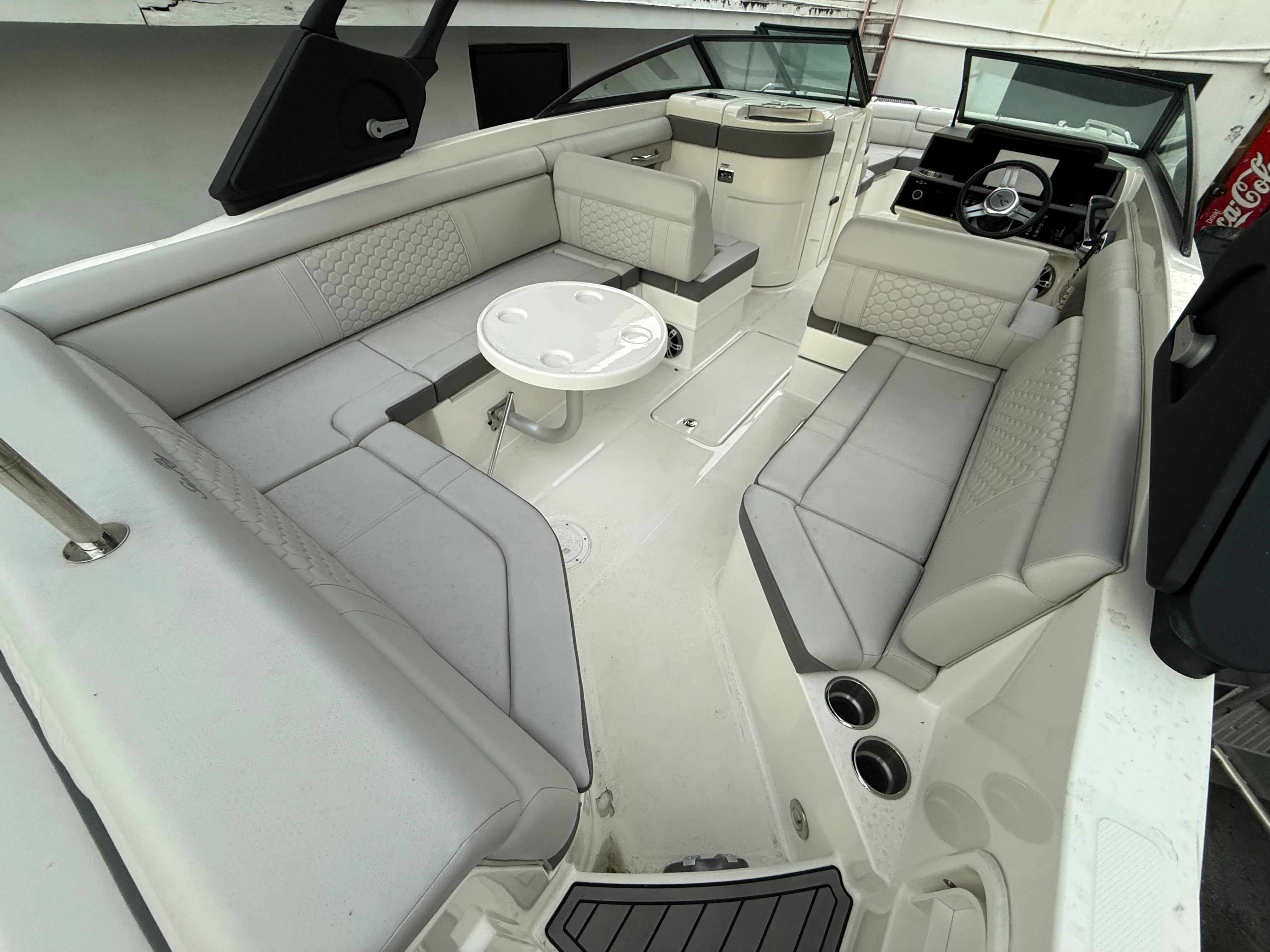 2024 Sea Ray SDX 270 Outboard Image Thumbnail #5