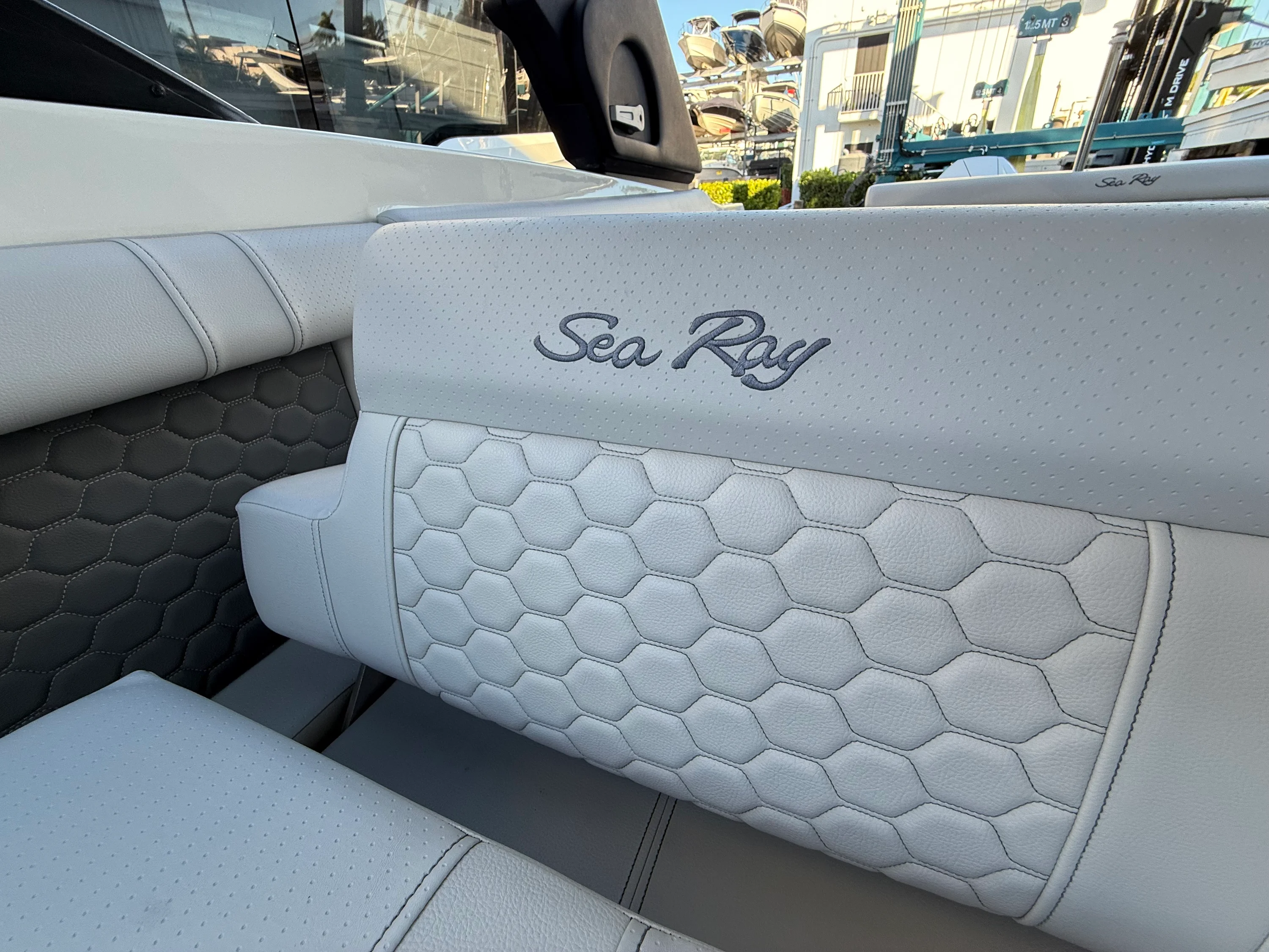 2024 Sea Ray SDX 270 Outboard Image Thumbnail #22