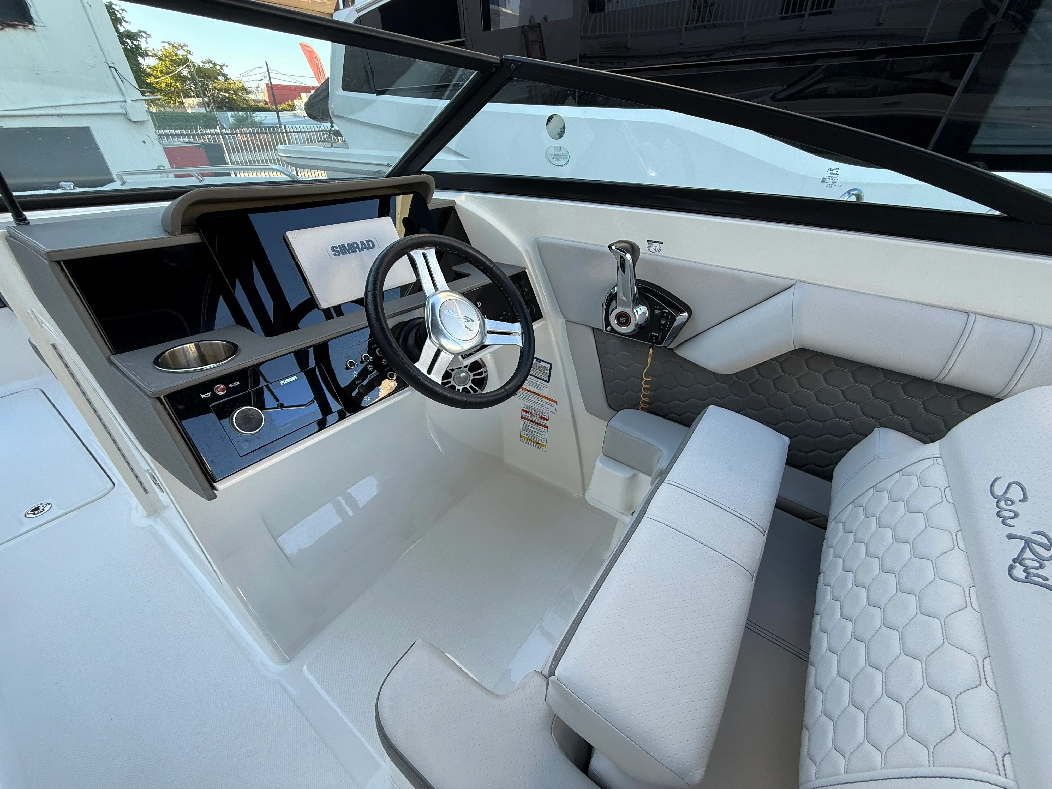 2024 Sea Ray SDX 270 Outboard Image Thumbnail #9