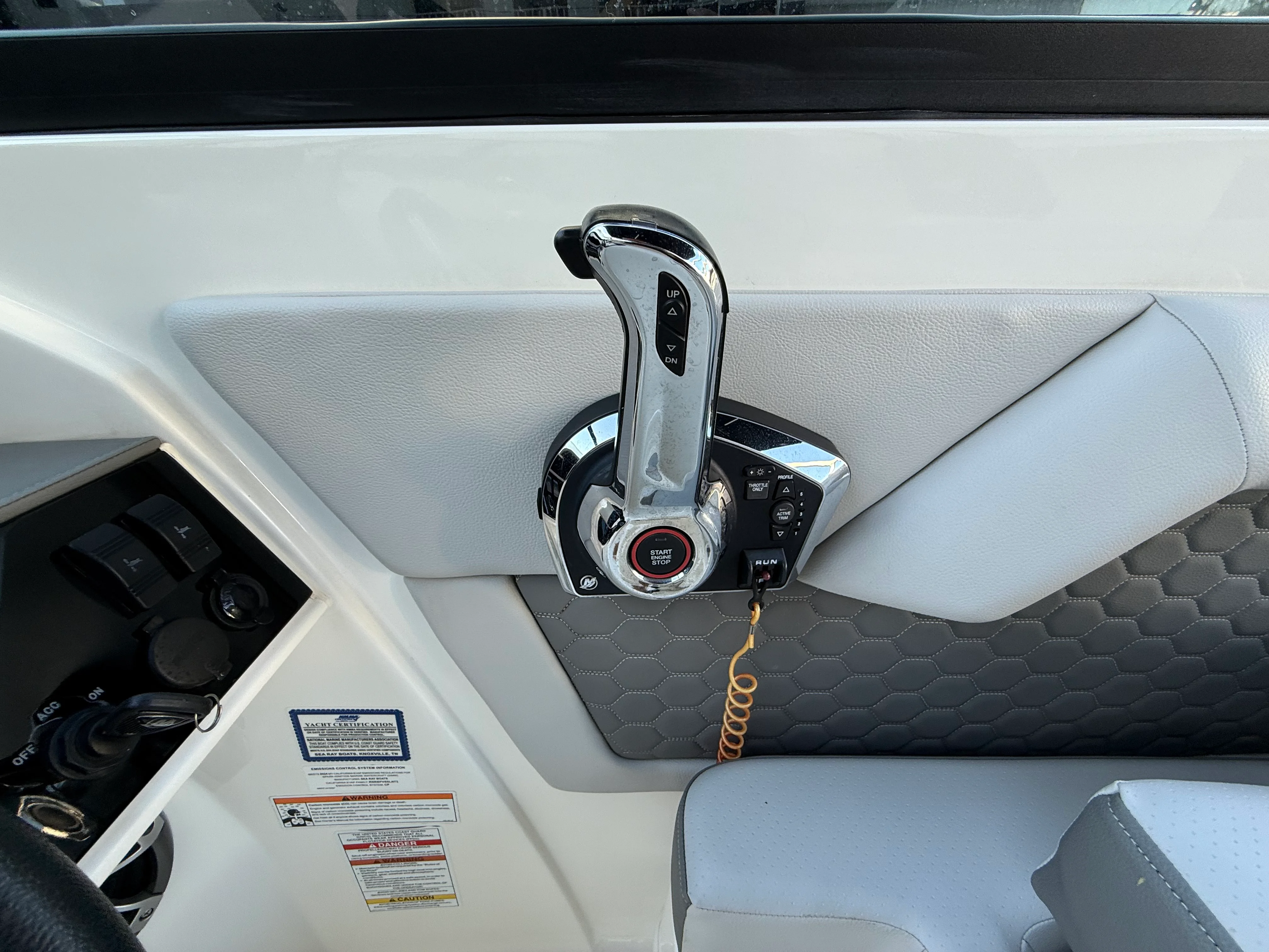 2024 Sea Ray SDX 270 Outboard Image Thumbnail #21