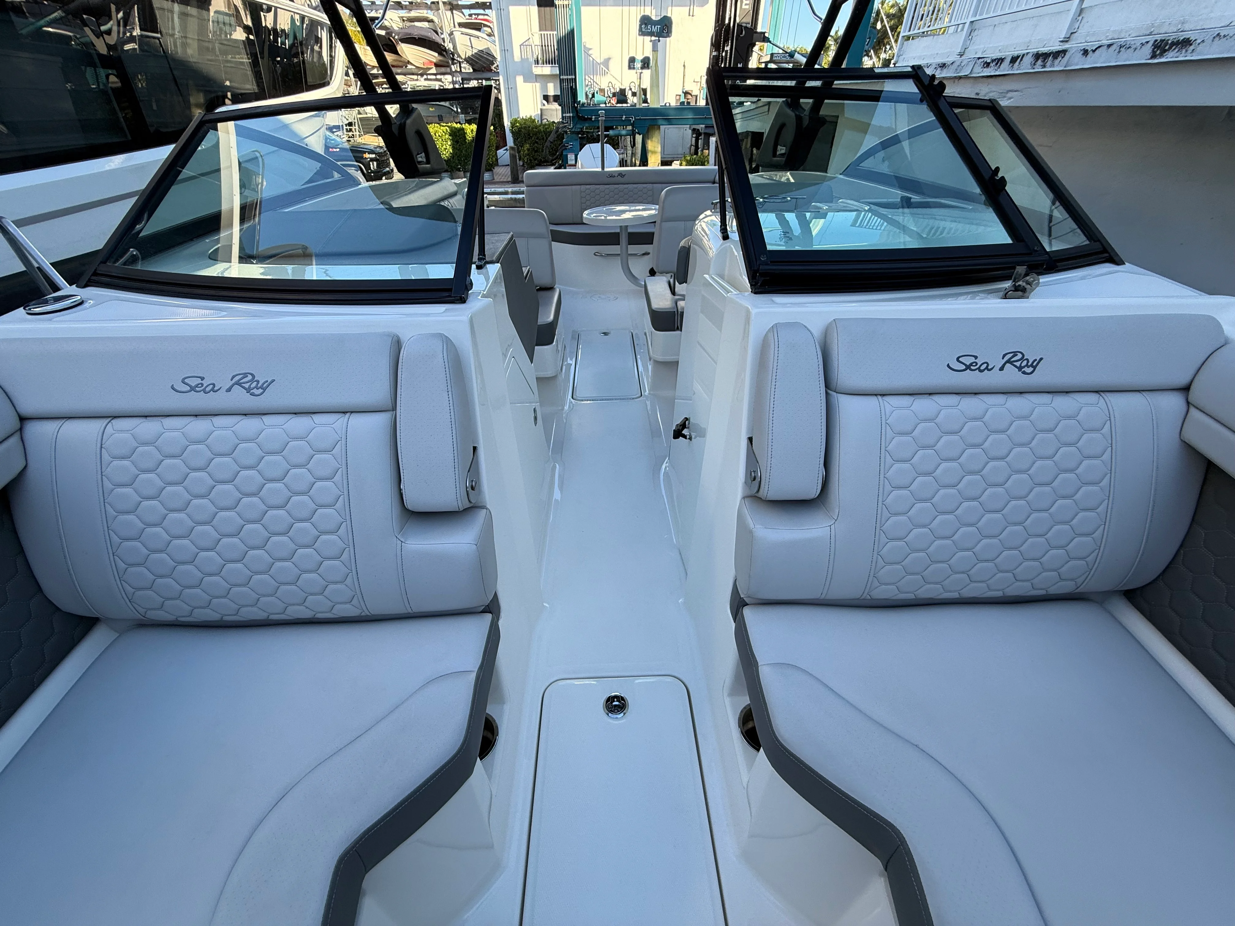 2024 Sea Ray SDX 270 Outboard Image Thumbnail #17