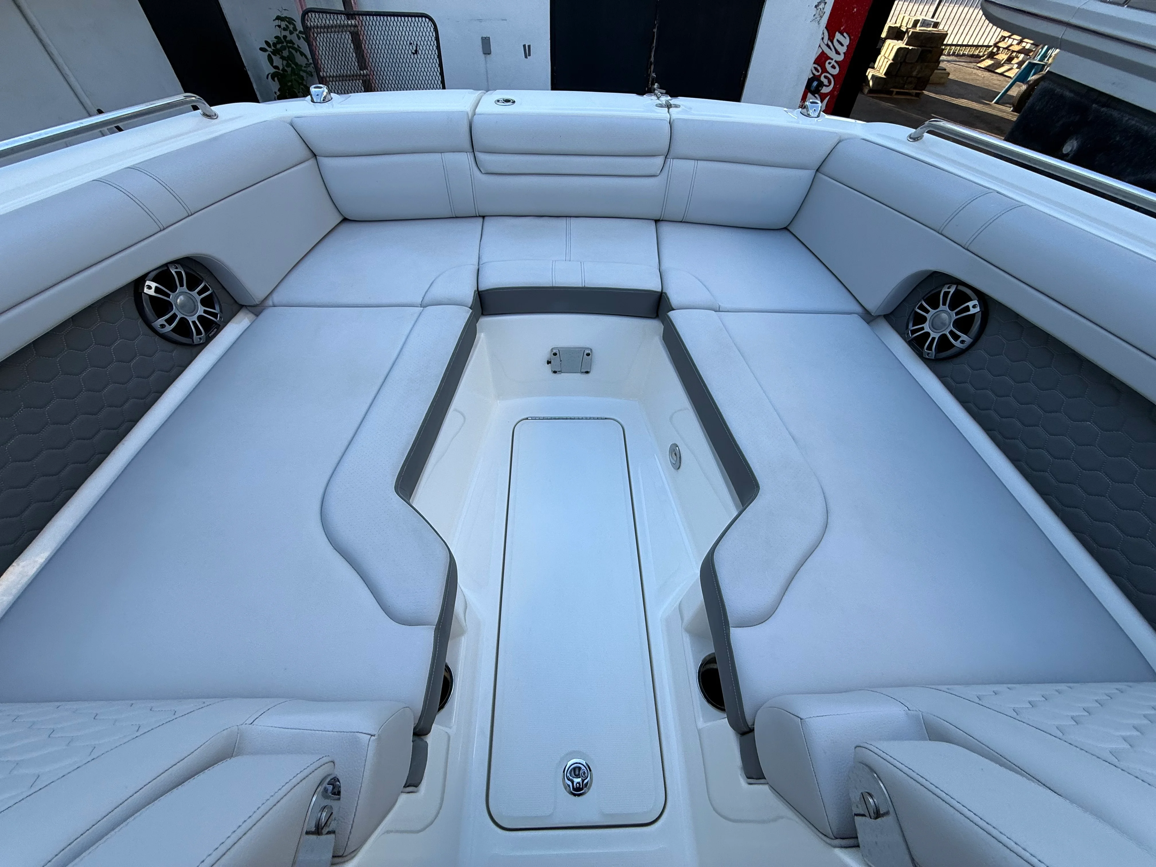 2024 Sea Ray SDX 270 Outboard Image Thumbnail #16