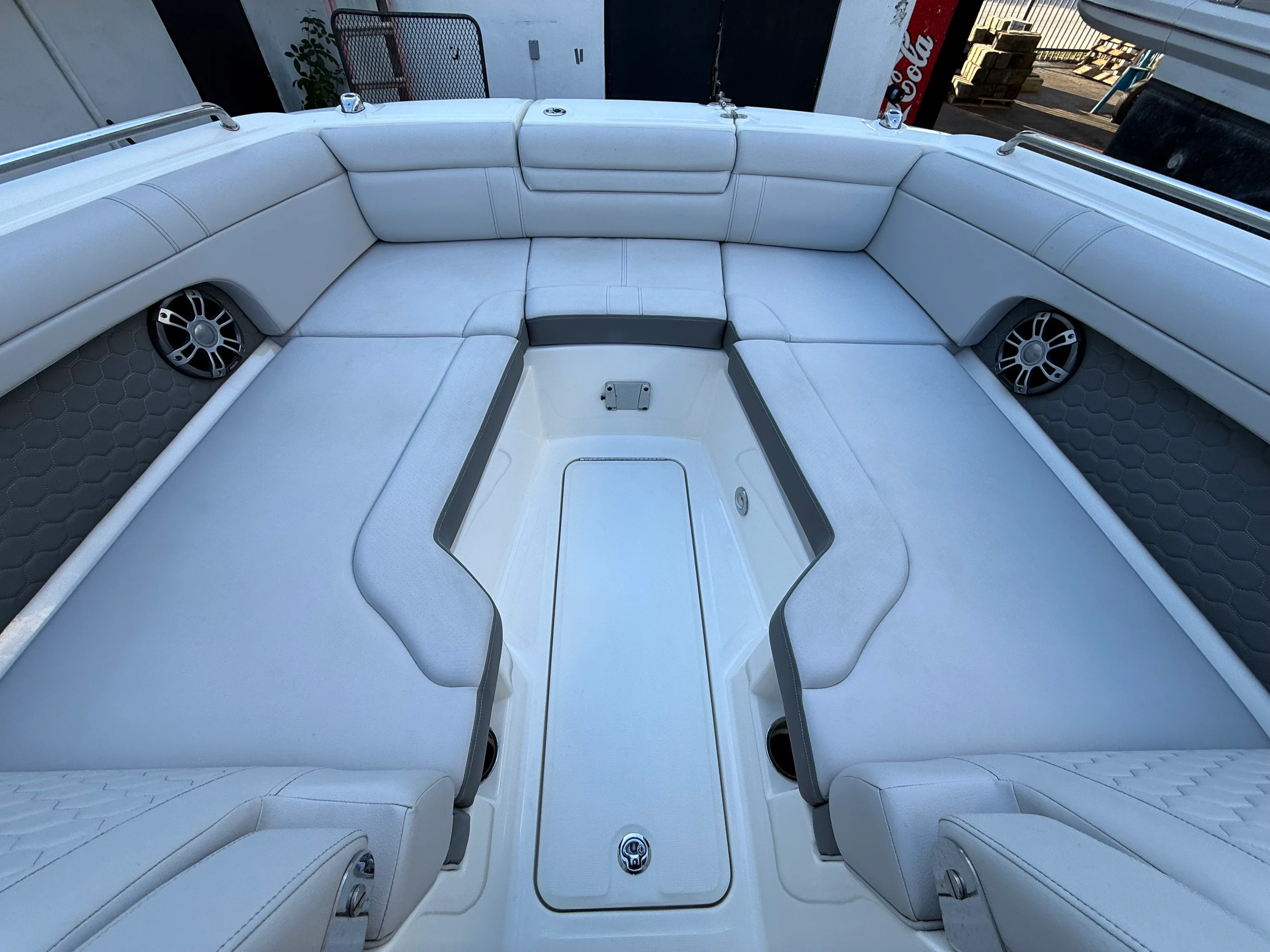 2024 Sea Ray SDX 270 Outboard Image Thumbnail #16