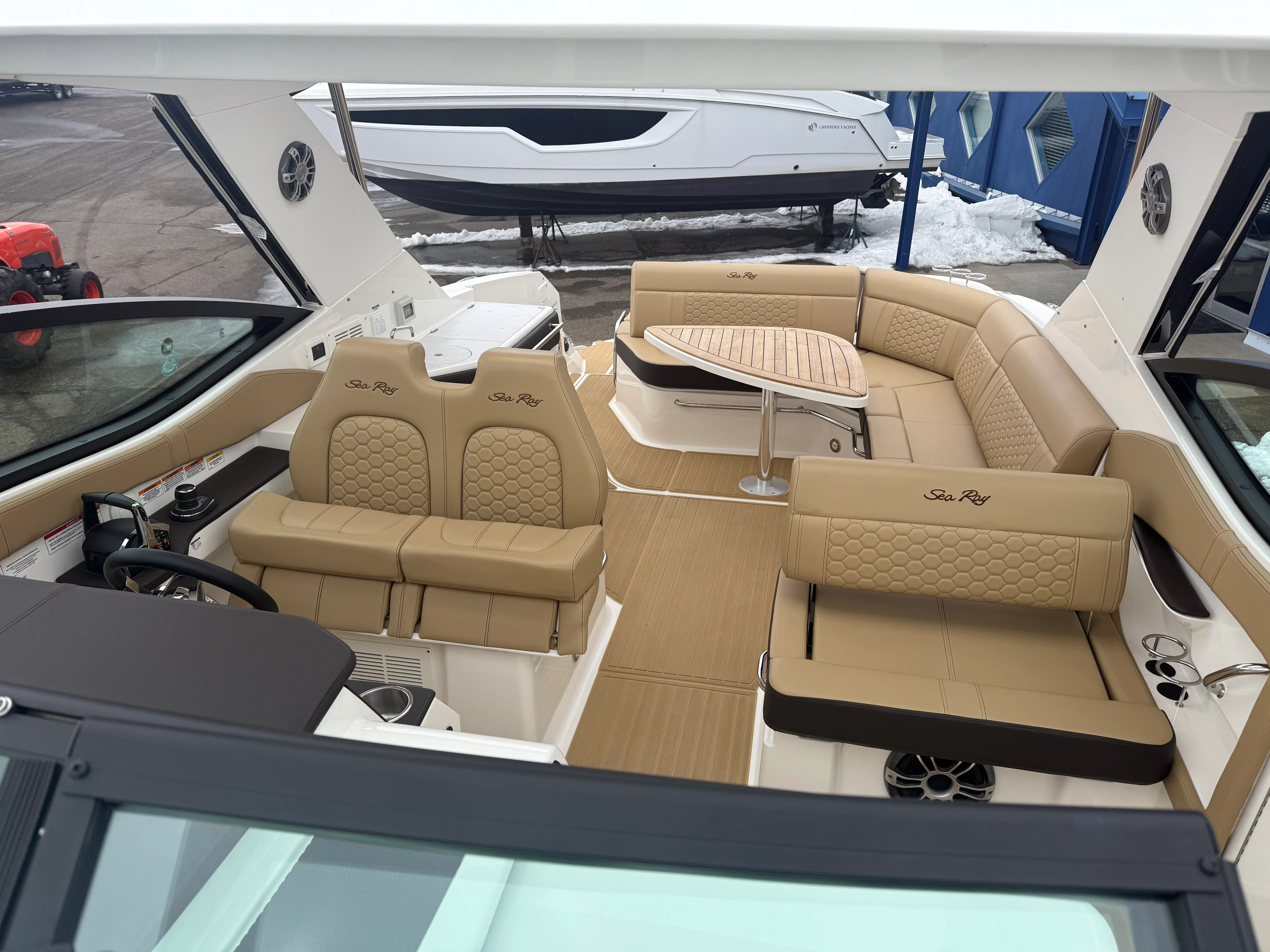 2023 Sea Ray 320 DA Image Thumbnail #21