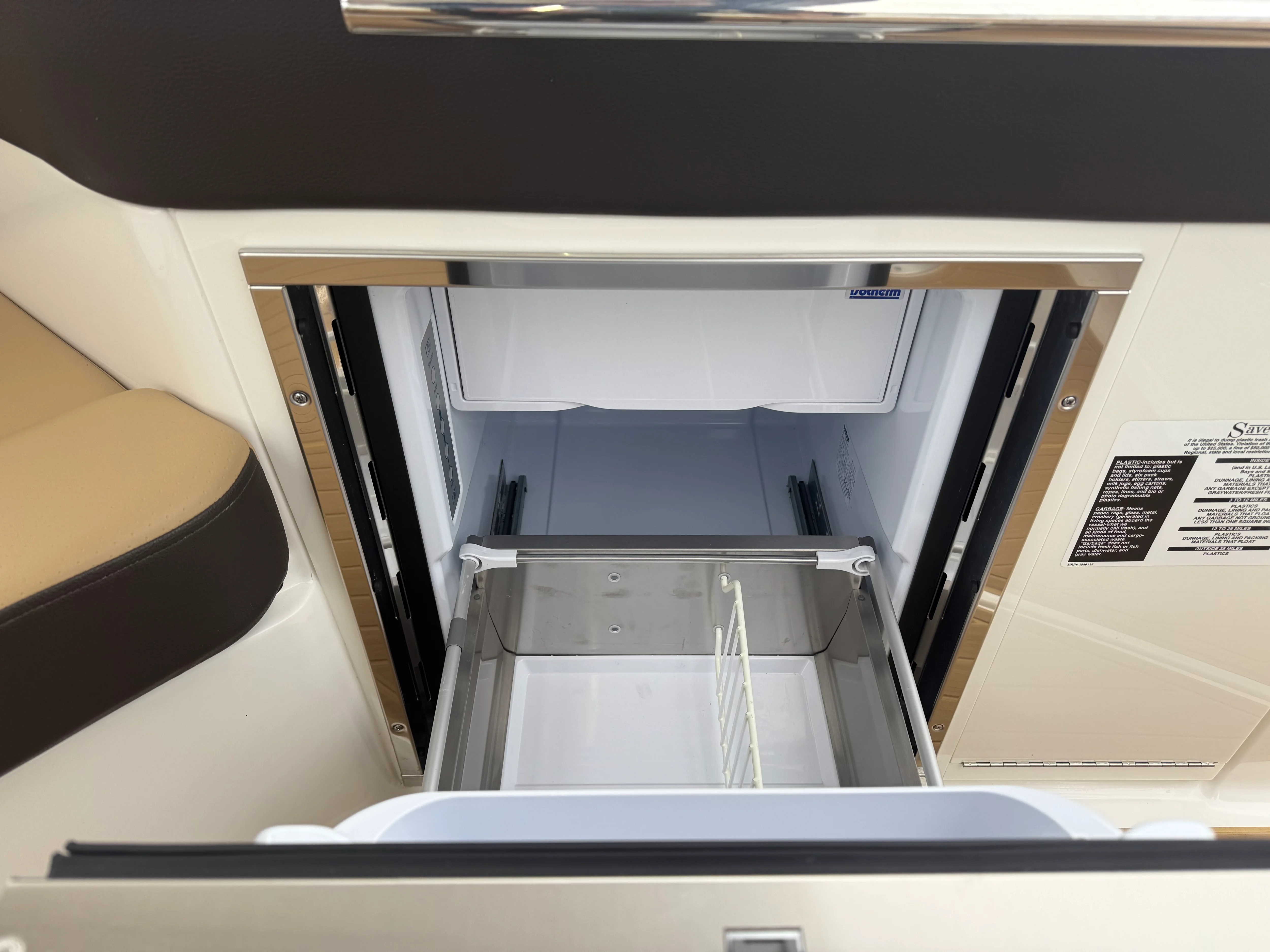 2023 Sea Ray 320 DA Image Thumbnail #11