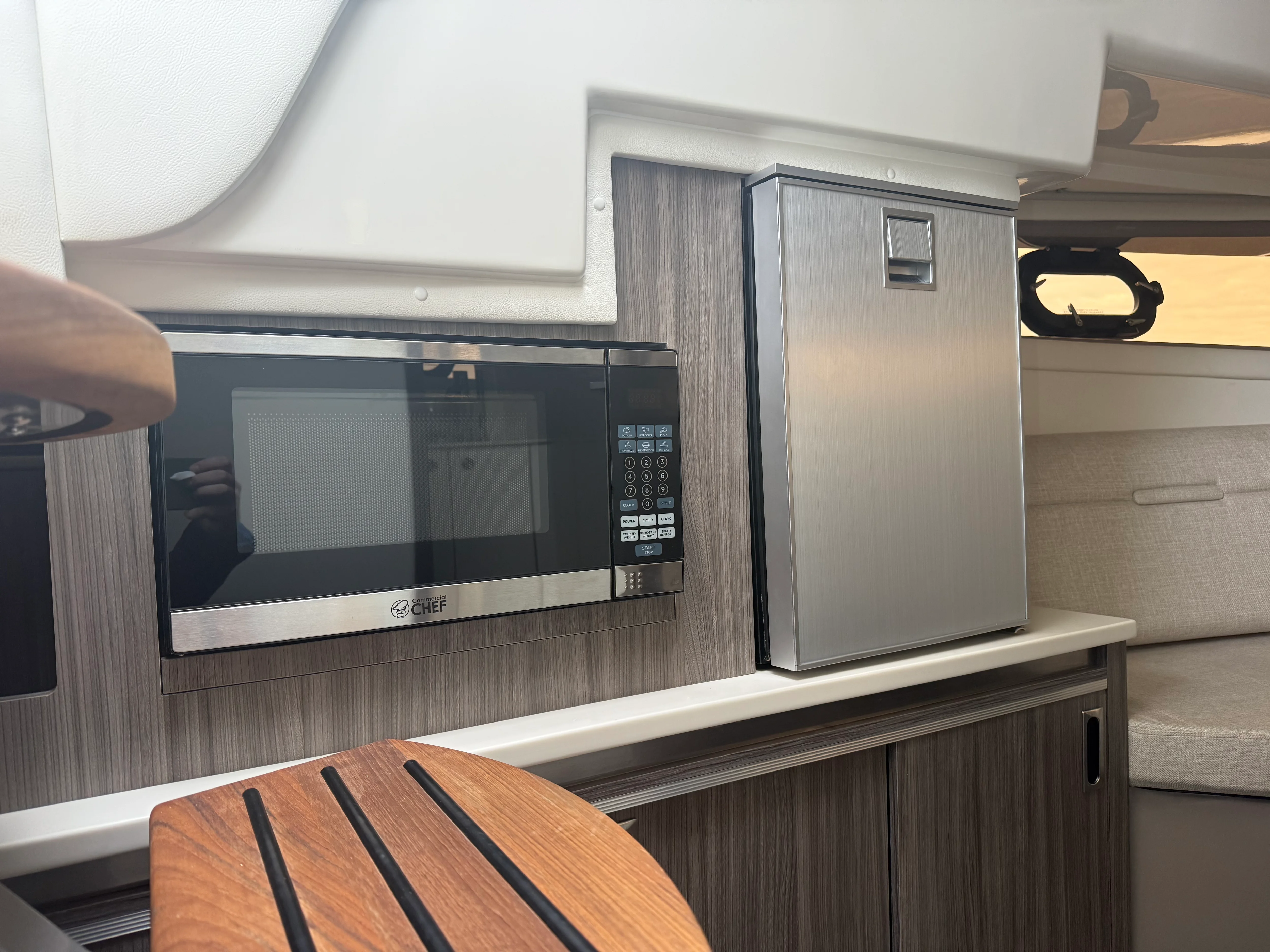 2023 Sea Ray 320 DA Image Thumbnail #32