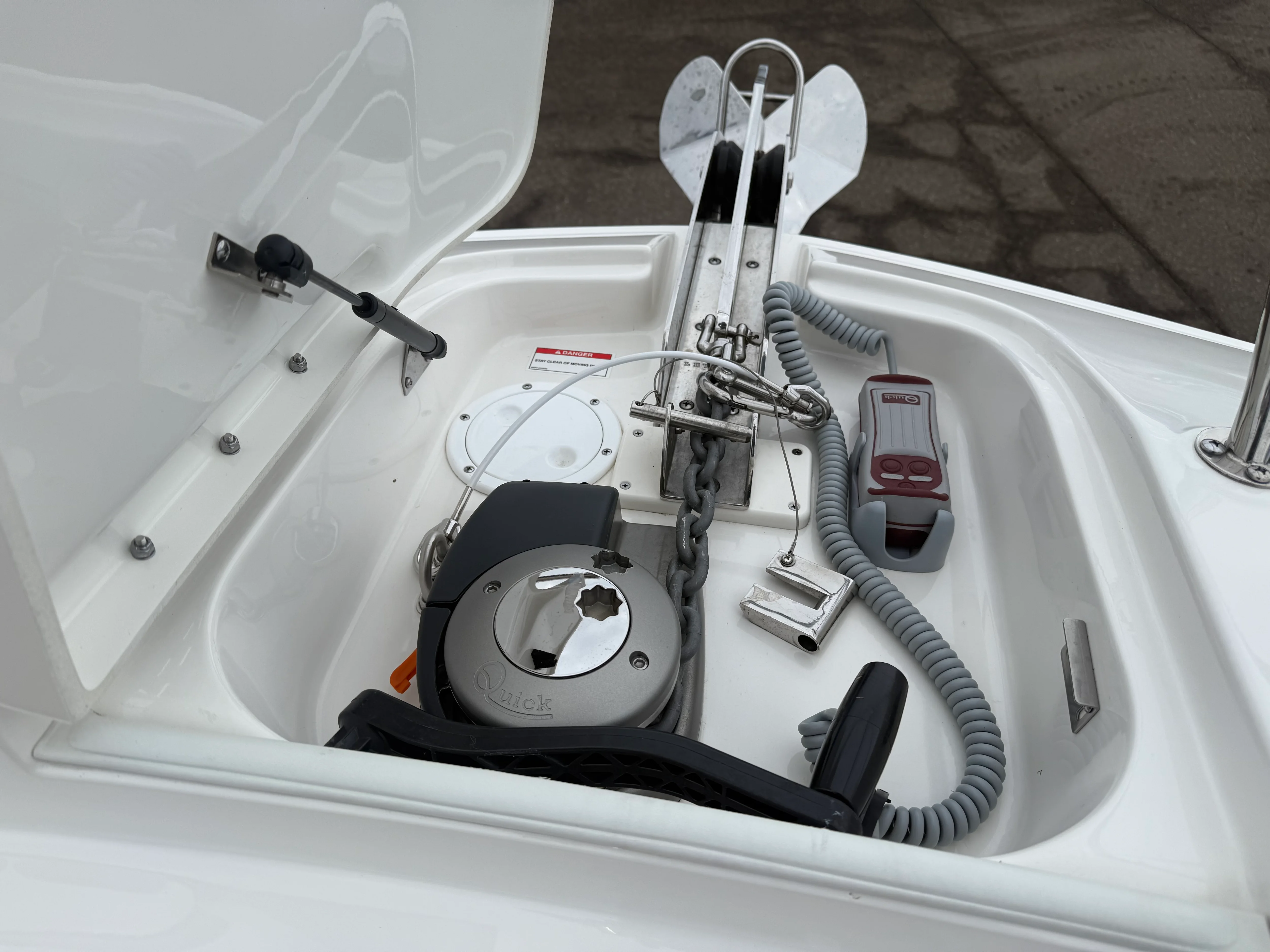 2023 Sea Ray 320 DA Image Thumbnail #18