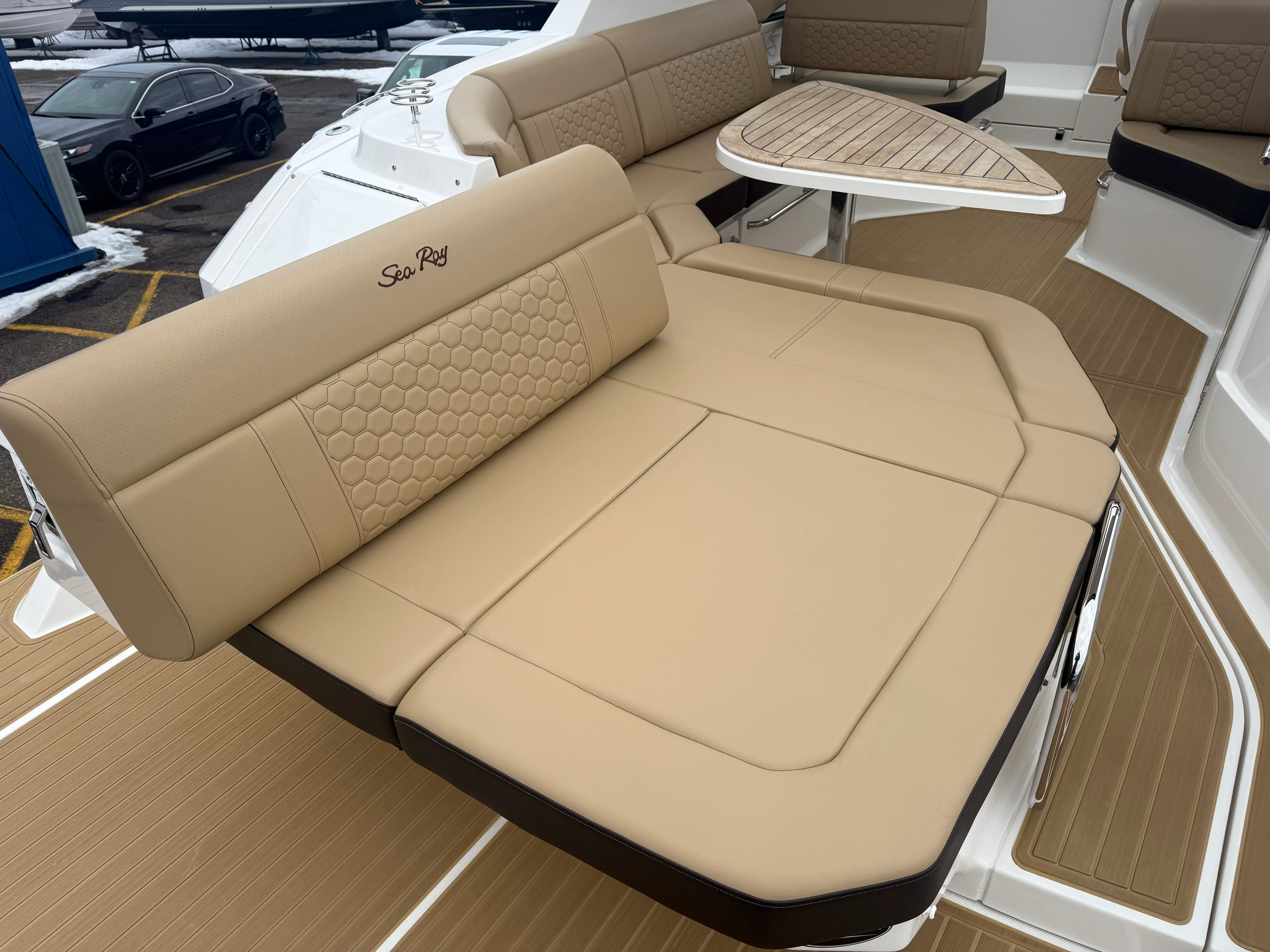 2023 Sea Ray 320 DA Image Thumbnail #24