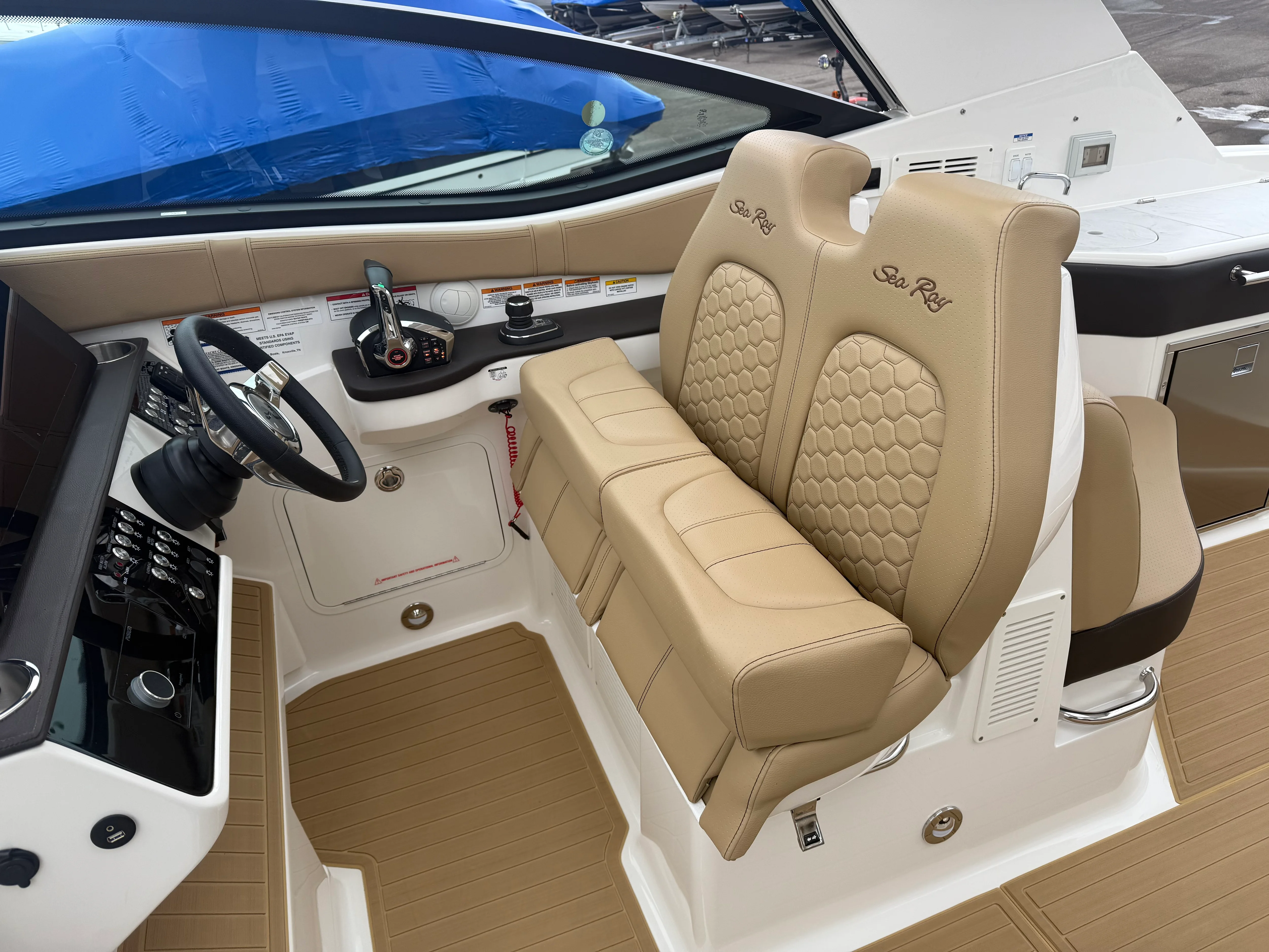 2023 Sea Ray 320 DA Image Thumbnail #15