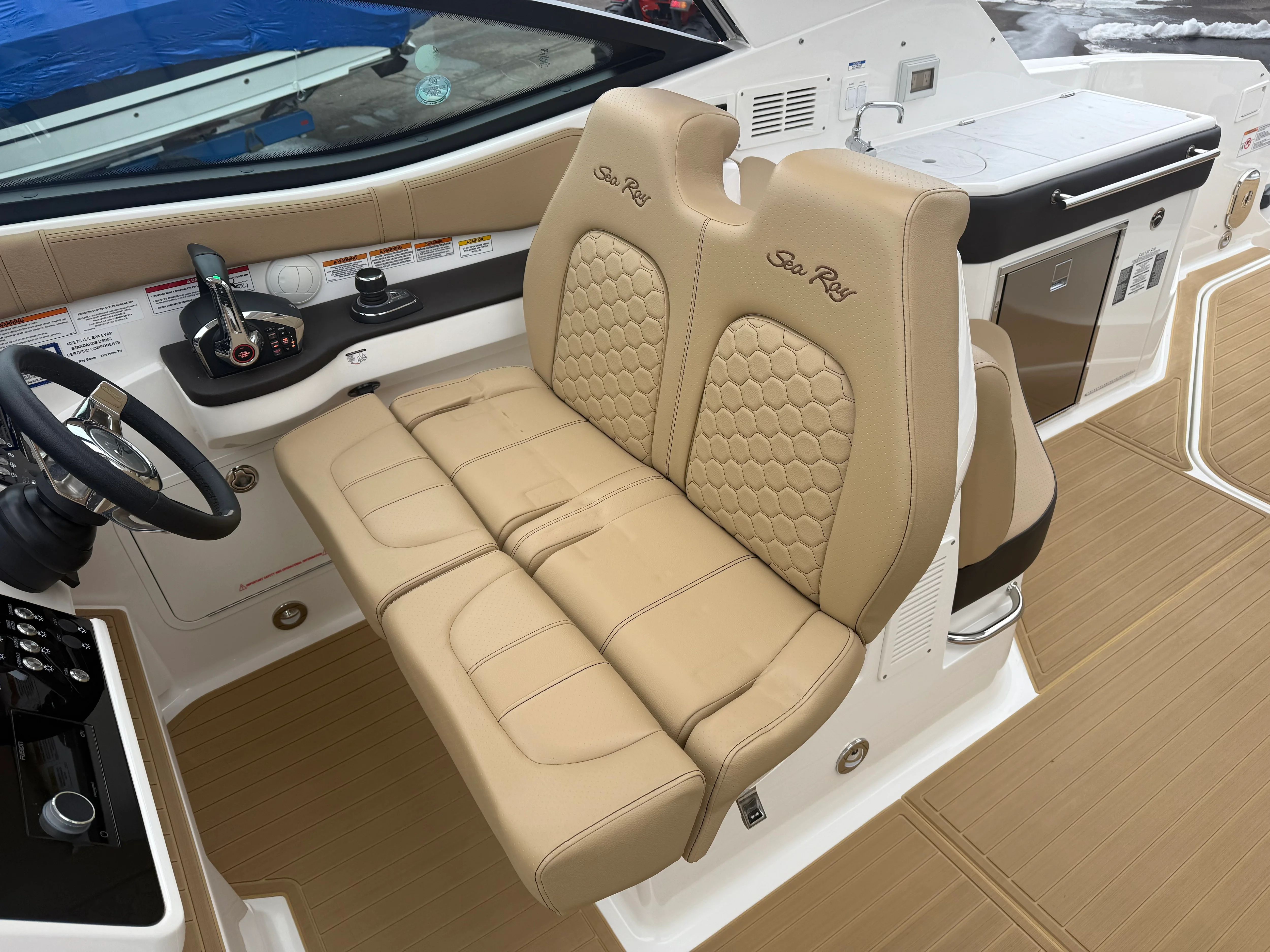 2023 Sea Ray 320 DA Image Thumbnail #22