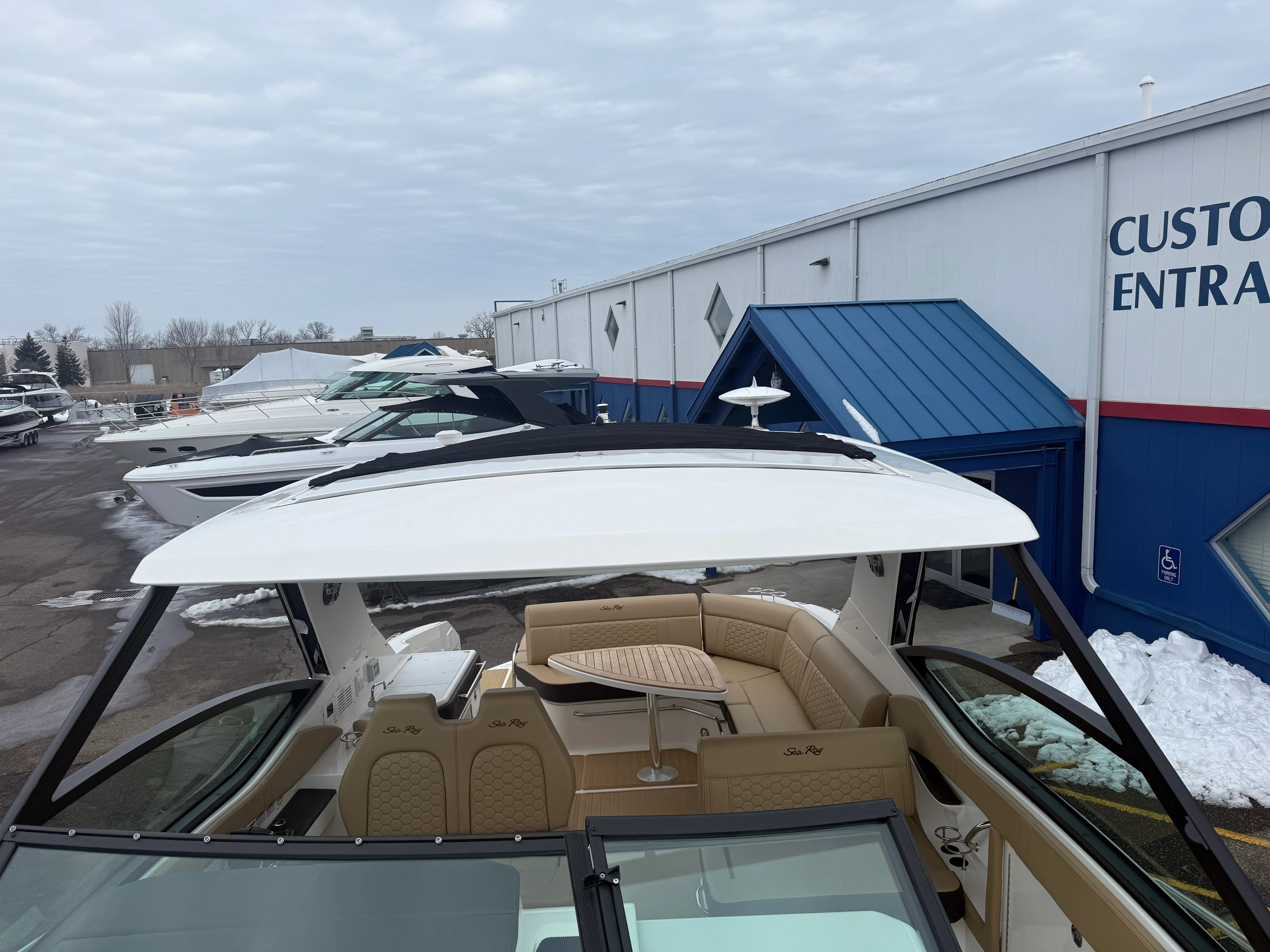 2023 Sea Ray 320 DA Image Thumbnail #40