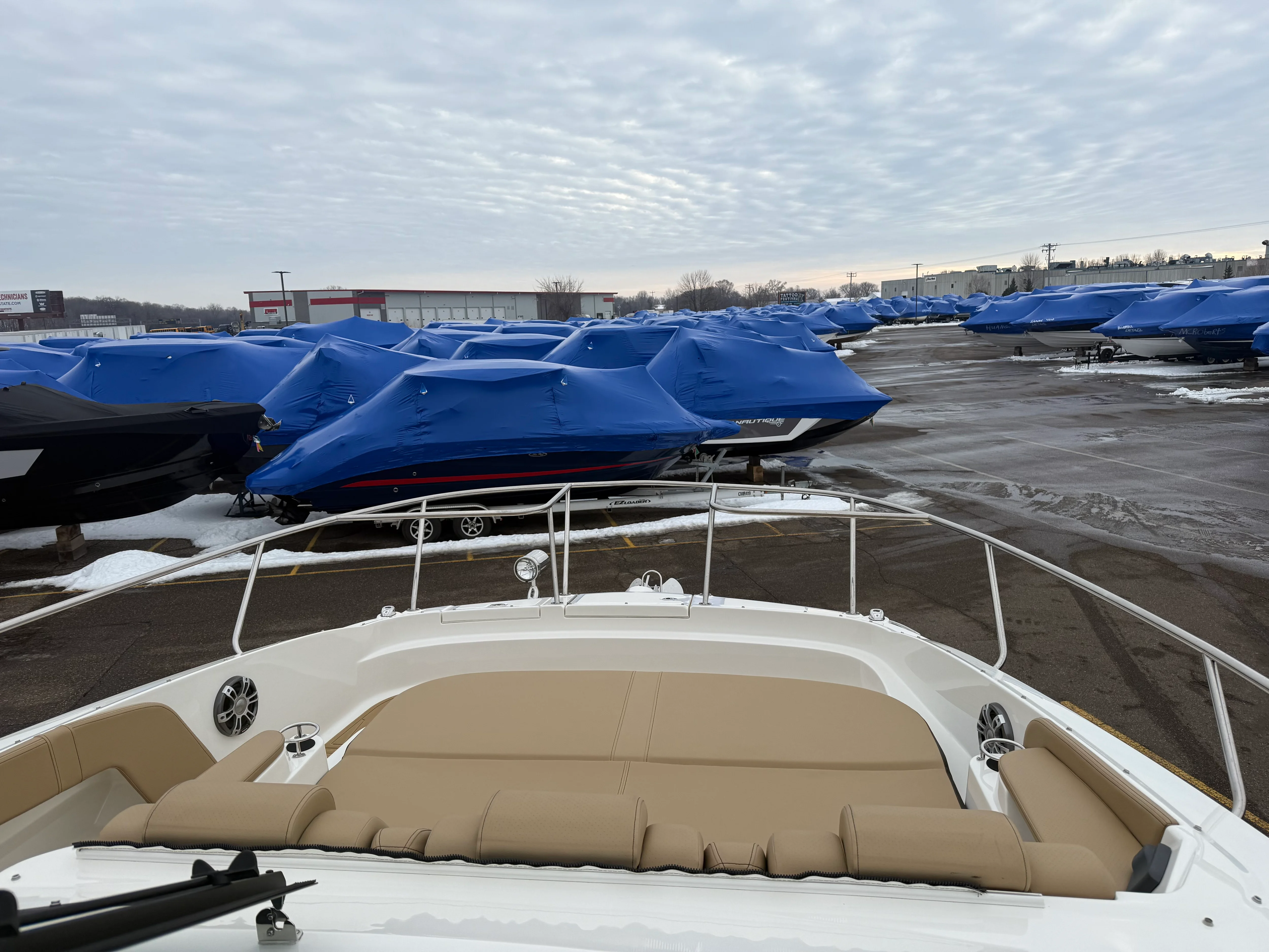 2023 Sea Ray 320 DA Image Thumbnail #39