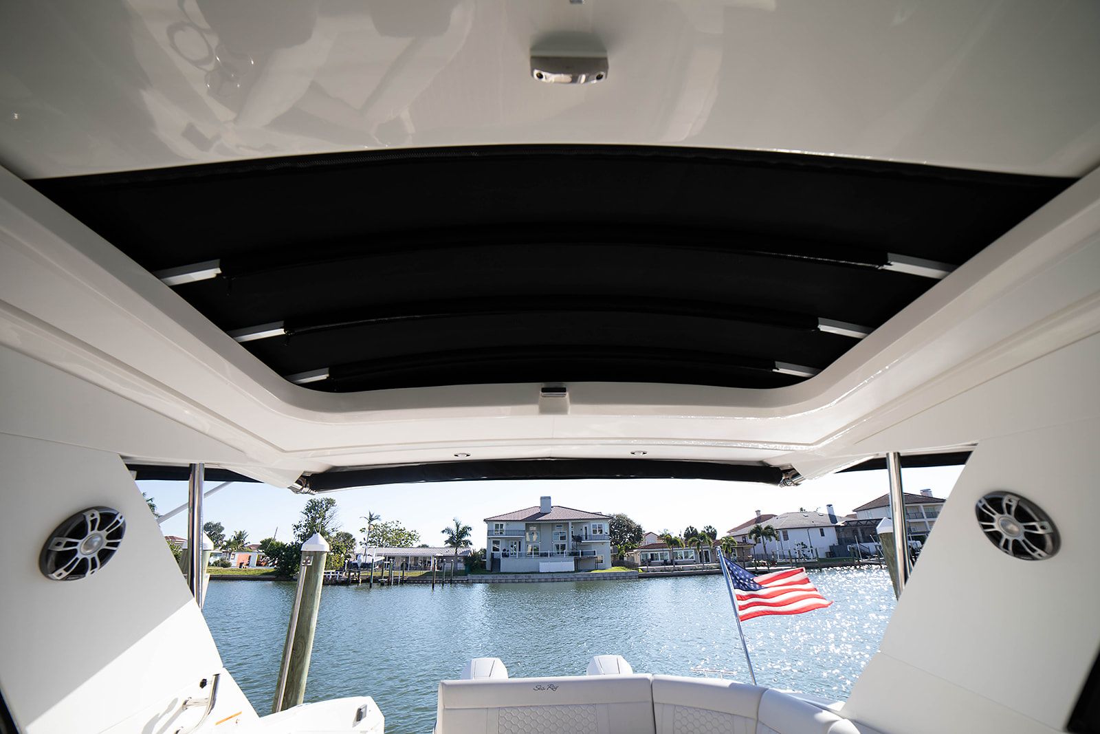 2025 Sea Ray 320 DA-OB Image Thumbnail #38