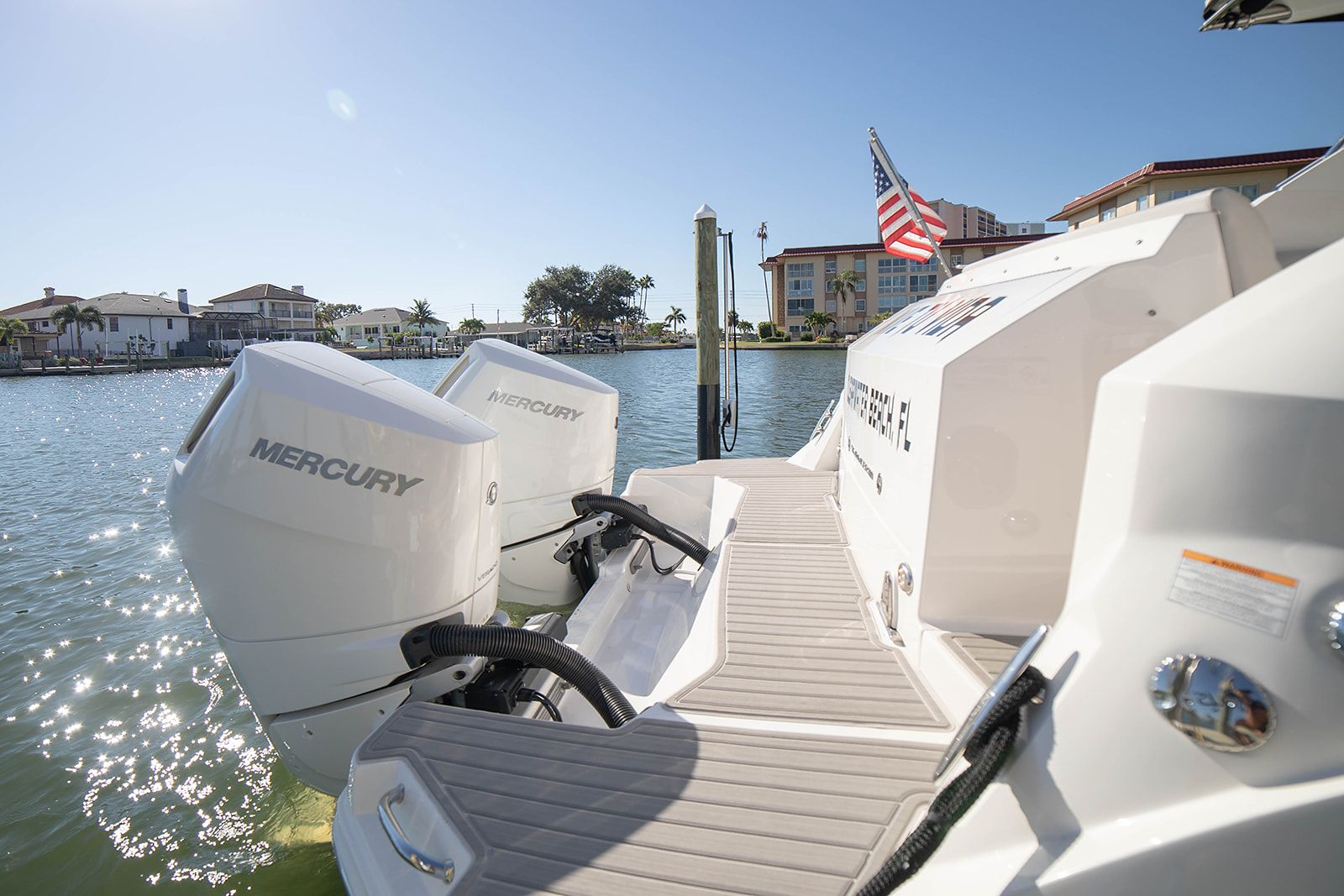 2025 Sea Ray 320 DA-OB Image Thumbnail #13