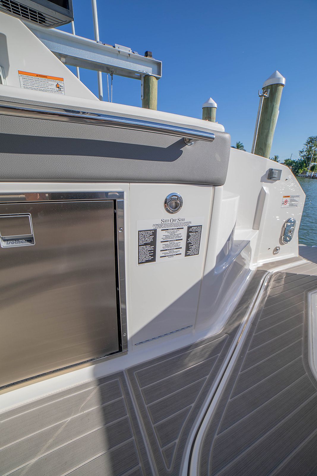 2025 Sea Ray 320 DA-OB Image Thumbnail #23