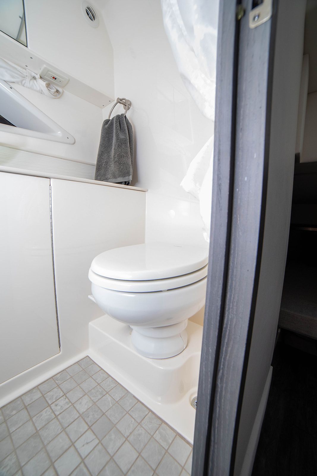 2025 Sea Ray 320 DA-OB Image Thumbnail #64