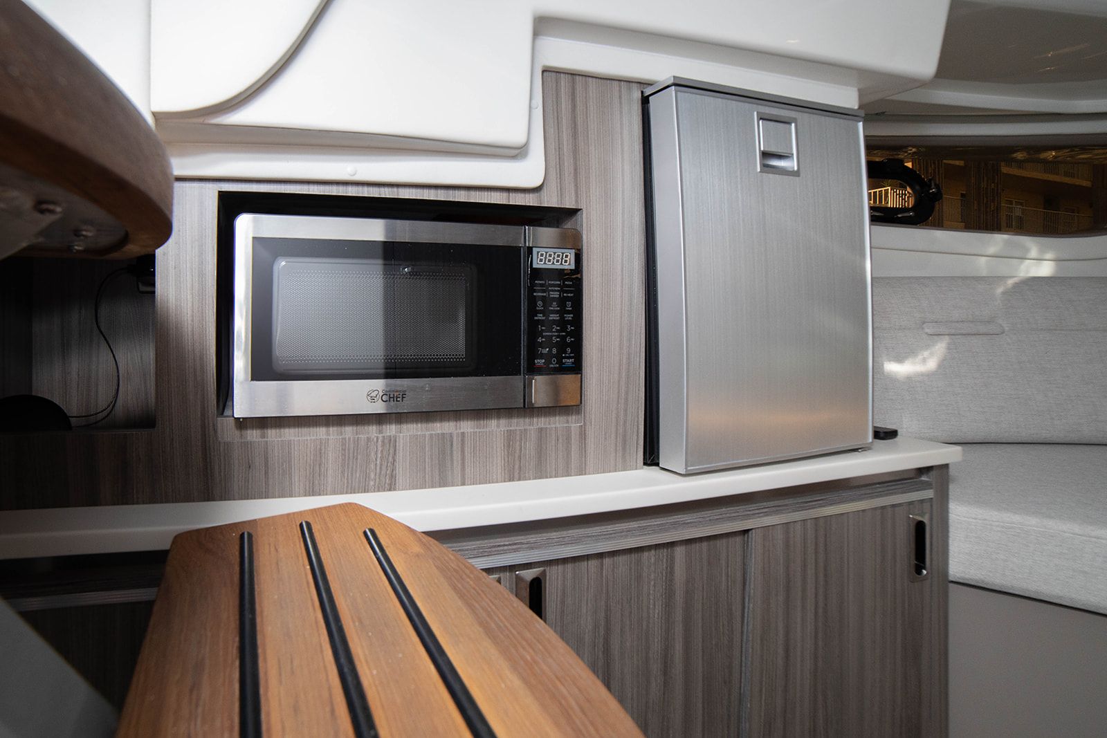 2025 Sea Ray 320 DA-OB Image Thumbnail #60