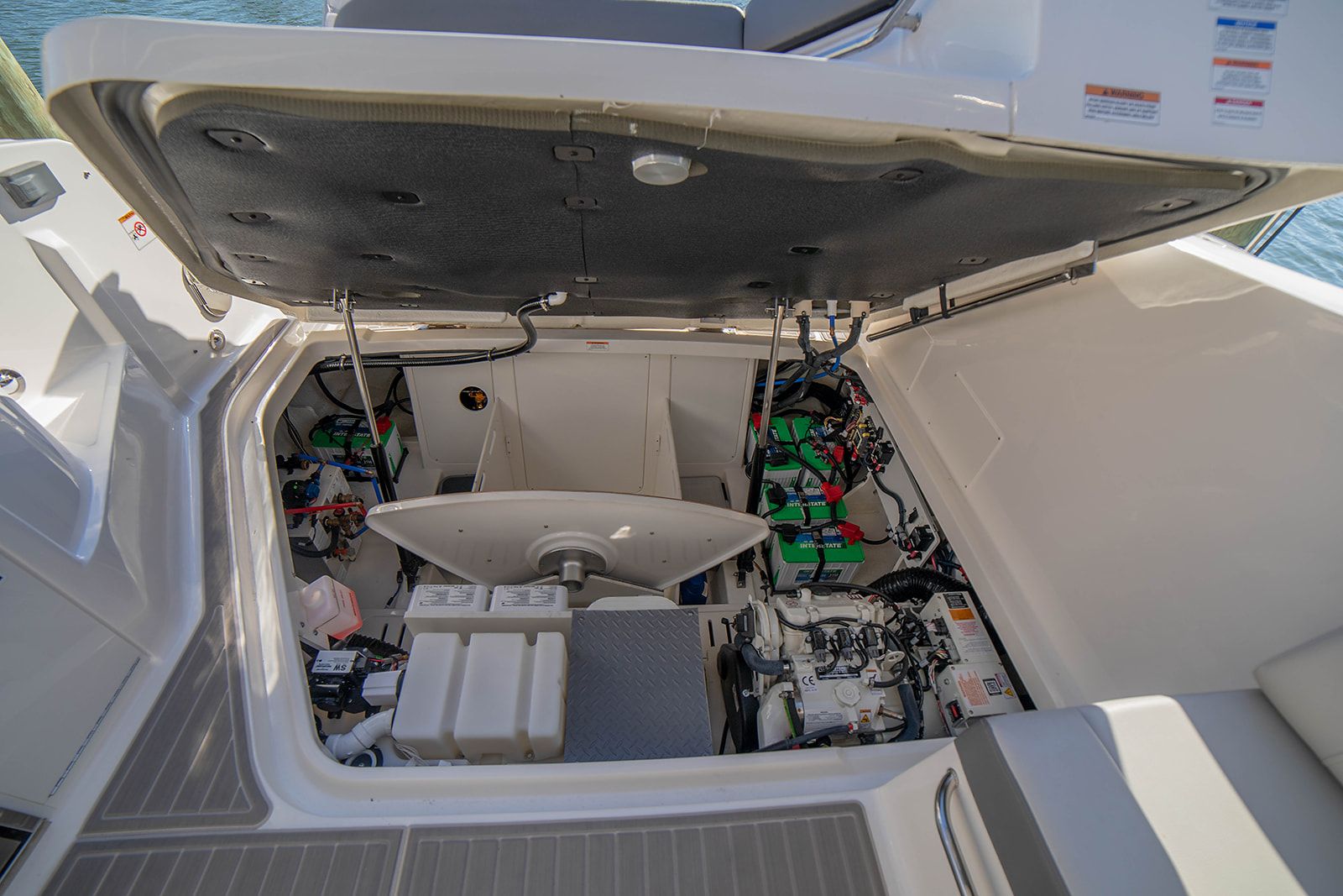 2025 Sea Ray 320 DA-OB Image Thumbnail #66