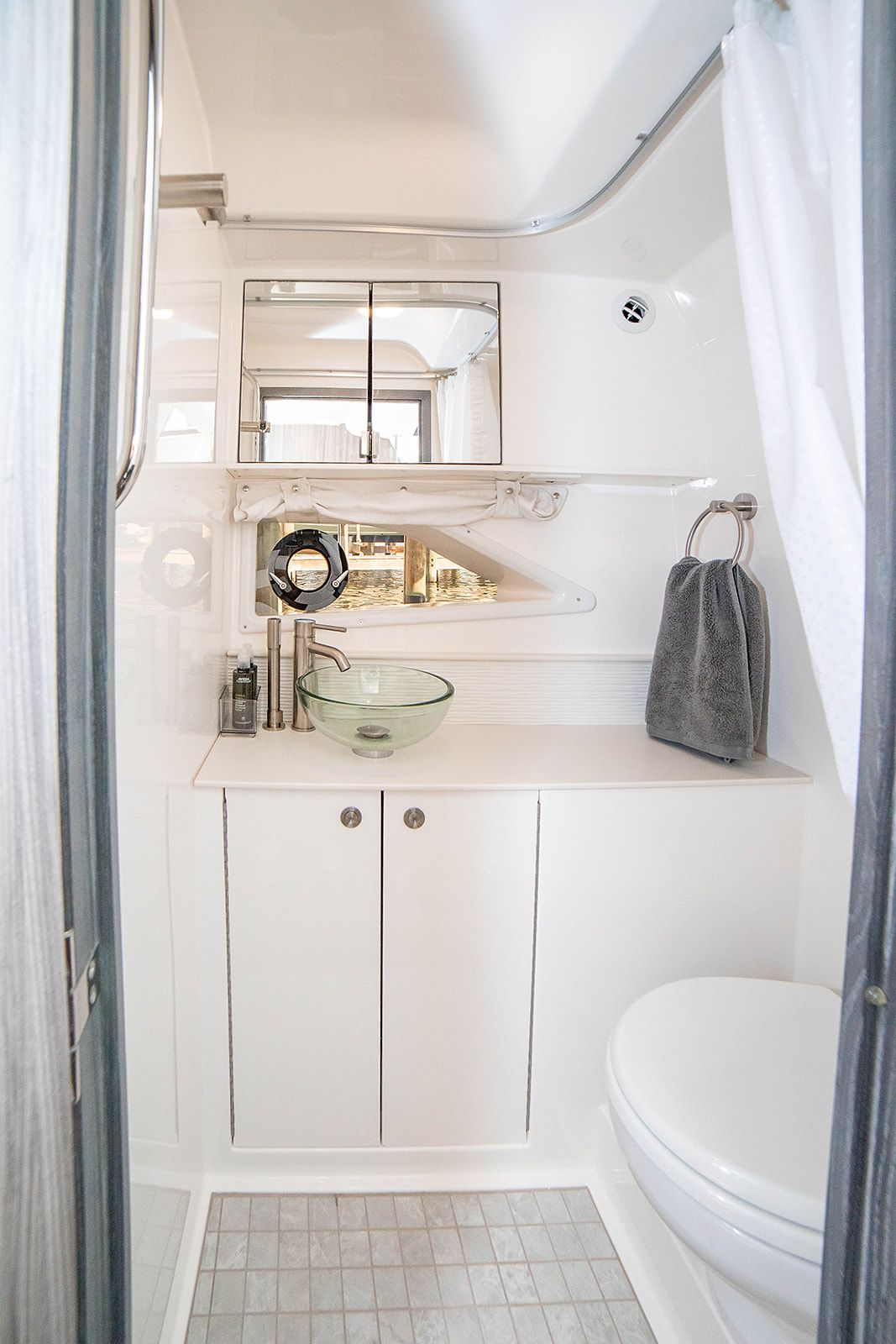 2025 Sea Ray 320 DA-OB Image Thumbnail #63