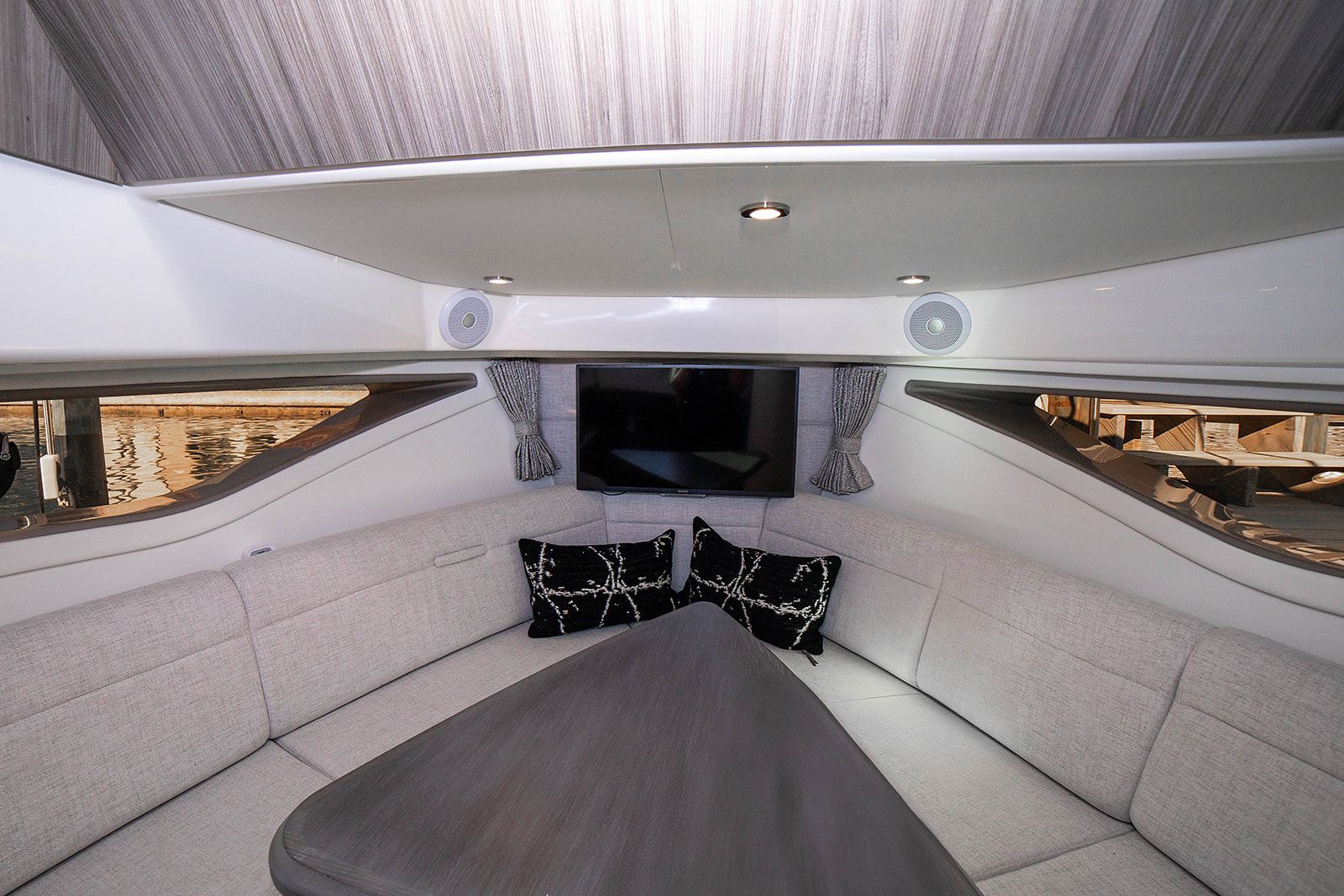 2025 Sea Ray 320 DA-OB Image Thumbnail #52