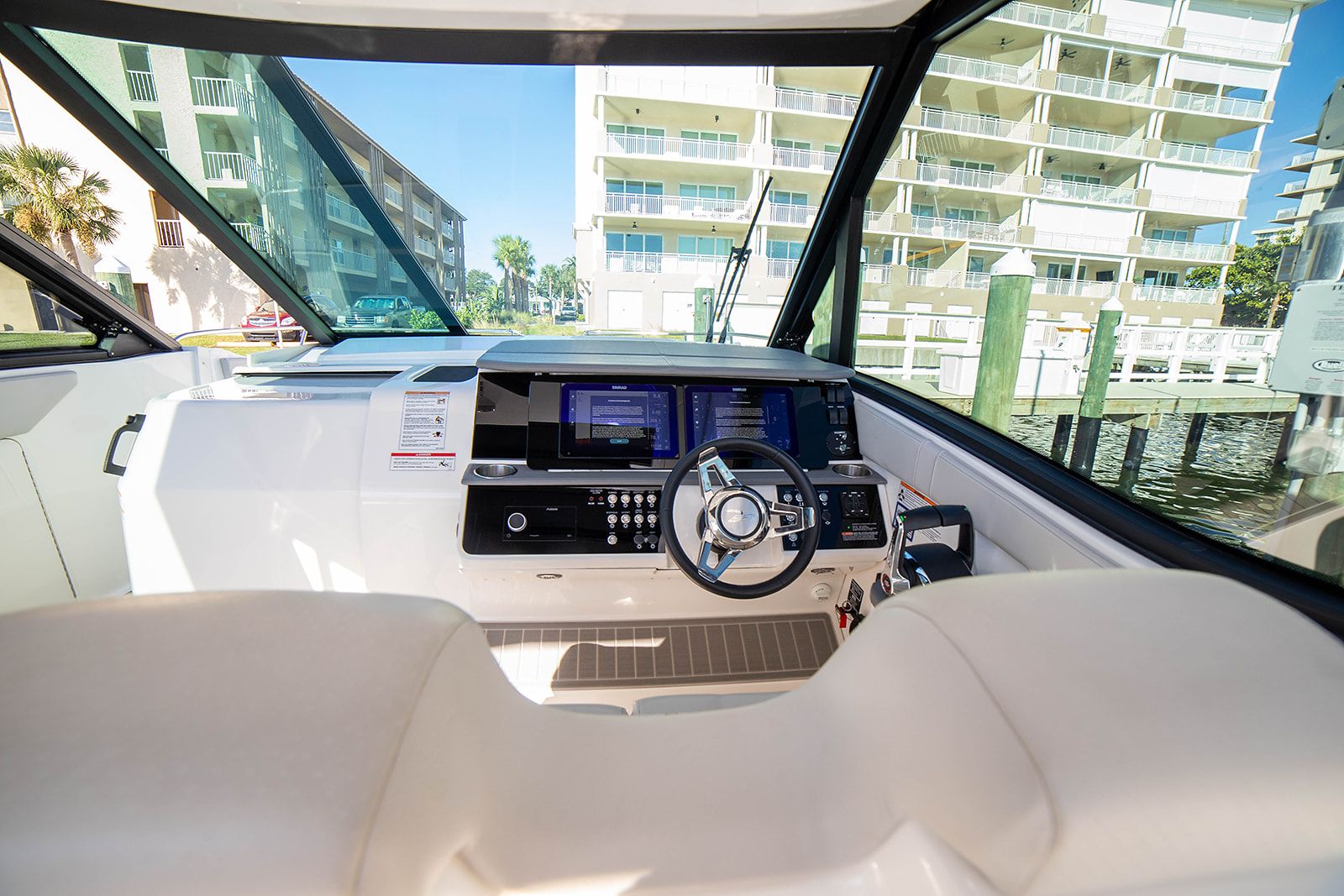 2025 Sea Ray 320 DA-OB Image Thumbnail #34