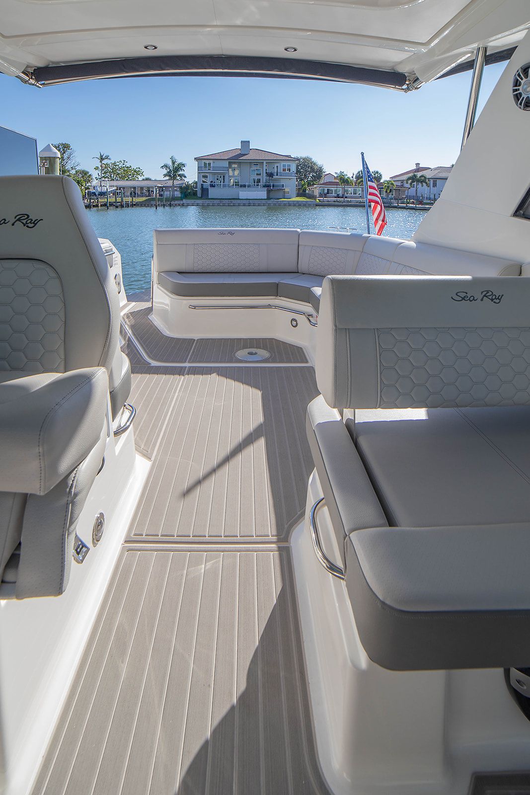 2025 Sea Ray 320 DA-OB Image Thumbnail #30