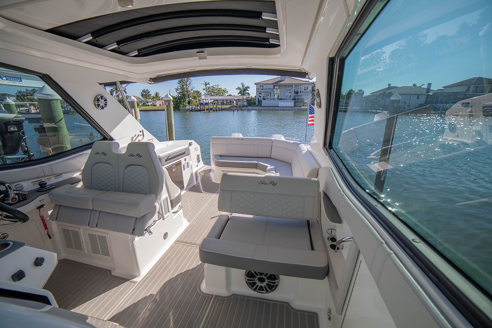 2025 Sea Ray 320 DA-OB Image Thumbnail #37