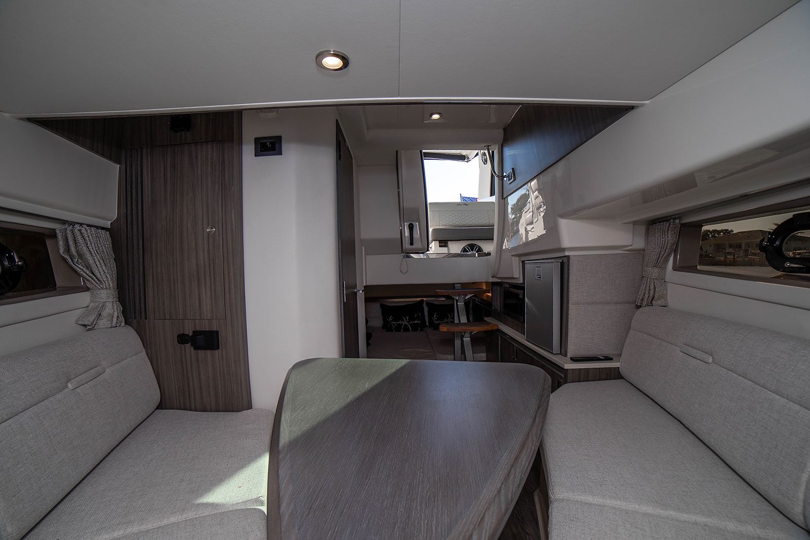 2025 Sea Ray 320 DA-OB Image Thumbnail #53