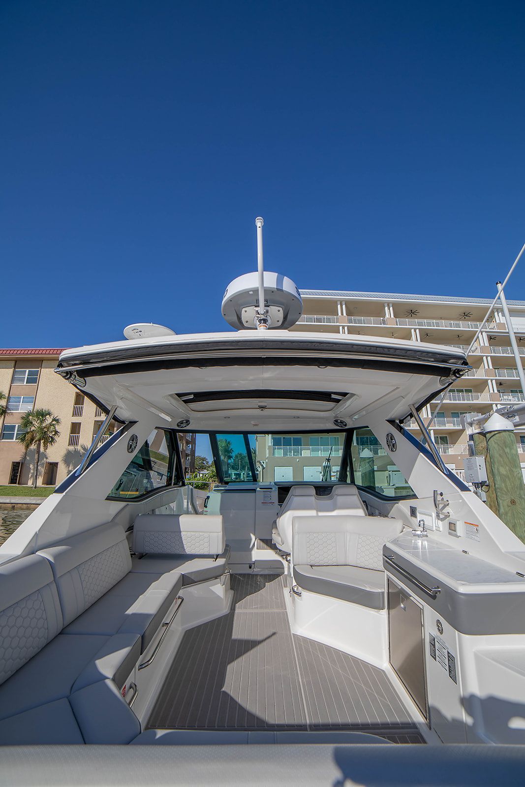 2025 Sea Ray 320 DA-OB Image Thumbnail #19