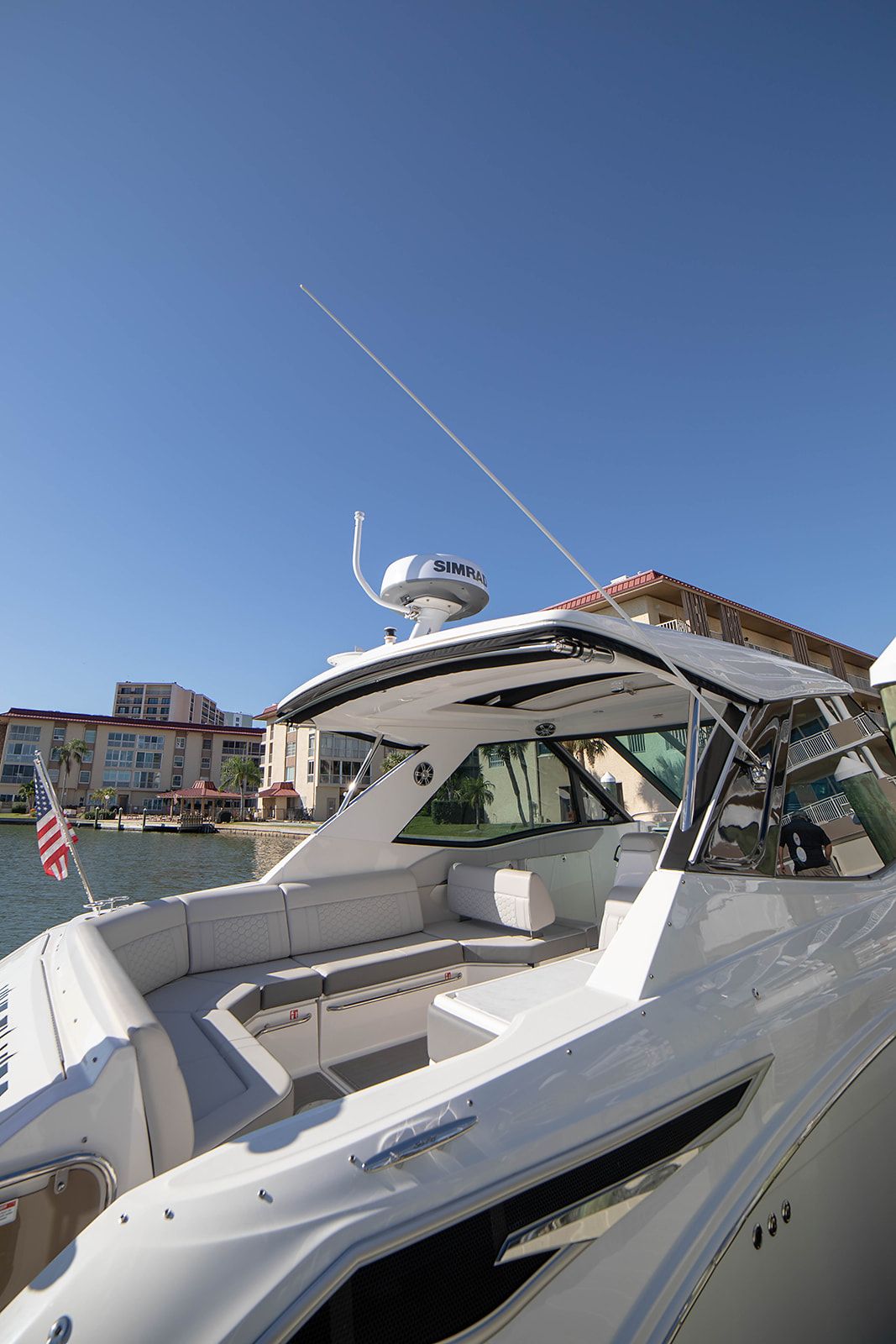 2025 Sea Ray 320 DA-OB Image Thumbnail #10