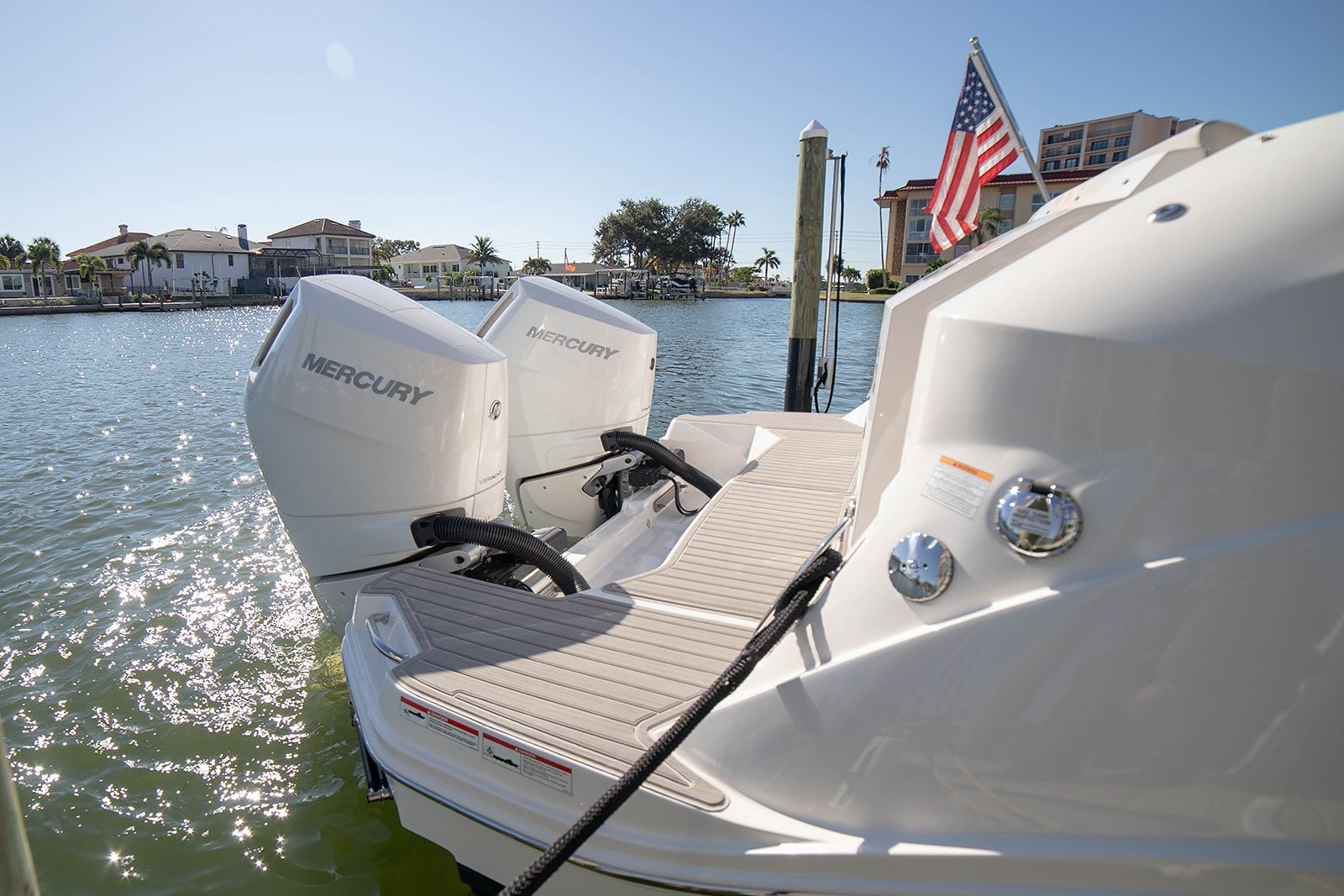 2025 Sea Ray 320 DA-OB Image Thumbnail #12