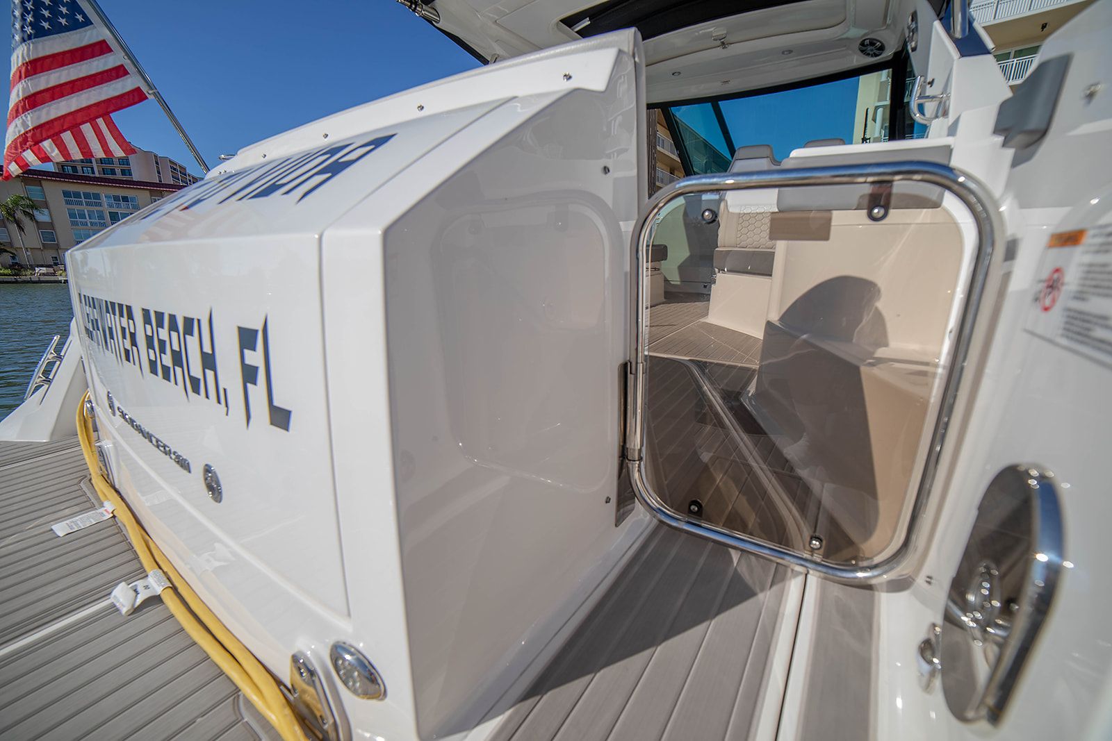 2025 Sea Ray 320 DA-OB Image Thumbnail #16