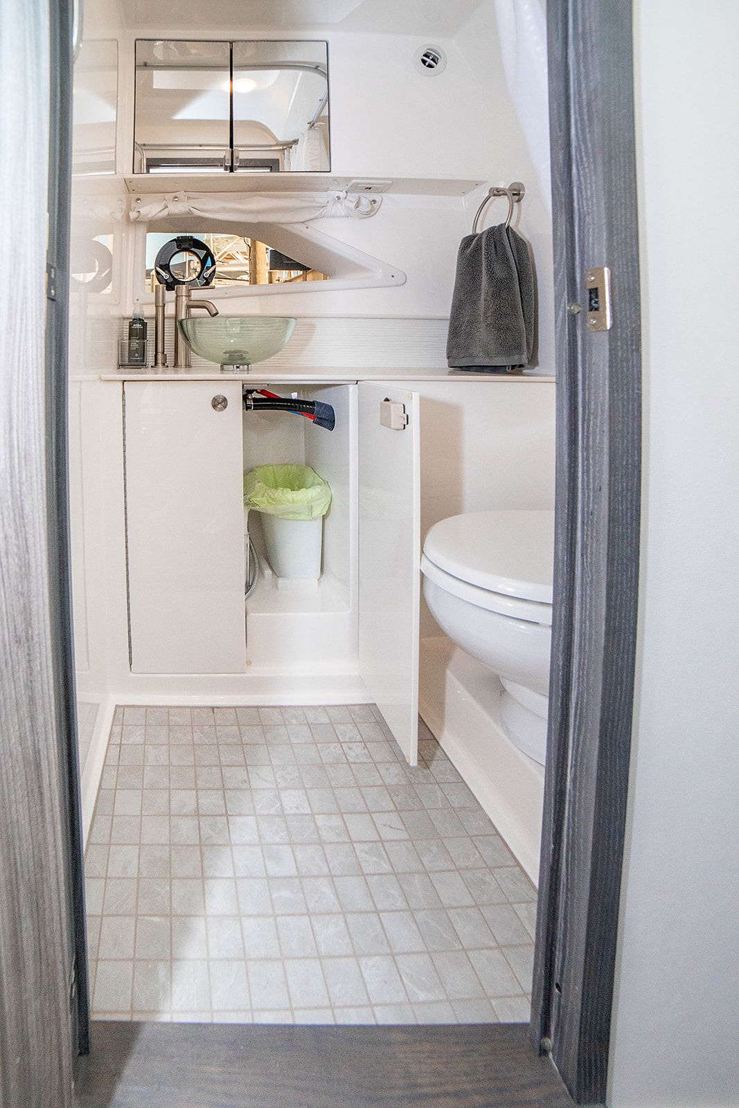 2025 Sea Ray 320 DA-OB Image Thumbnail #62