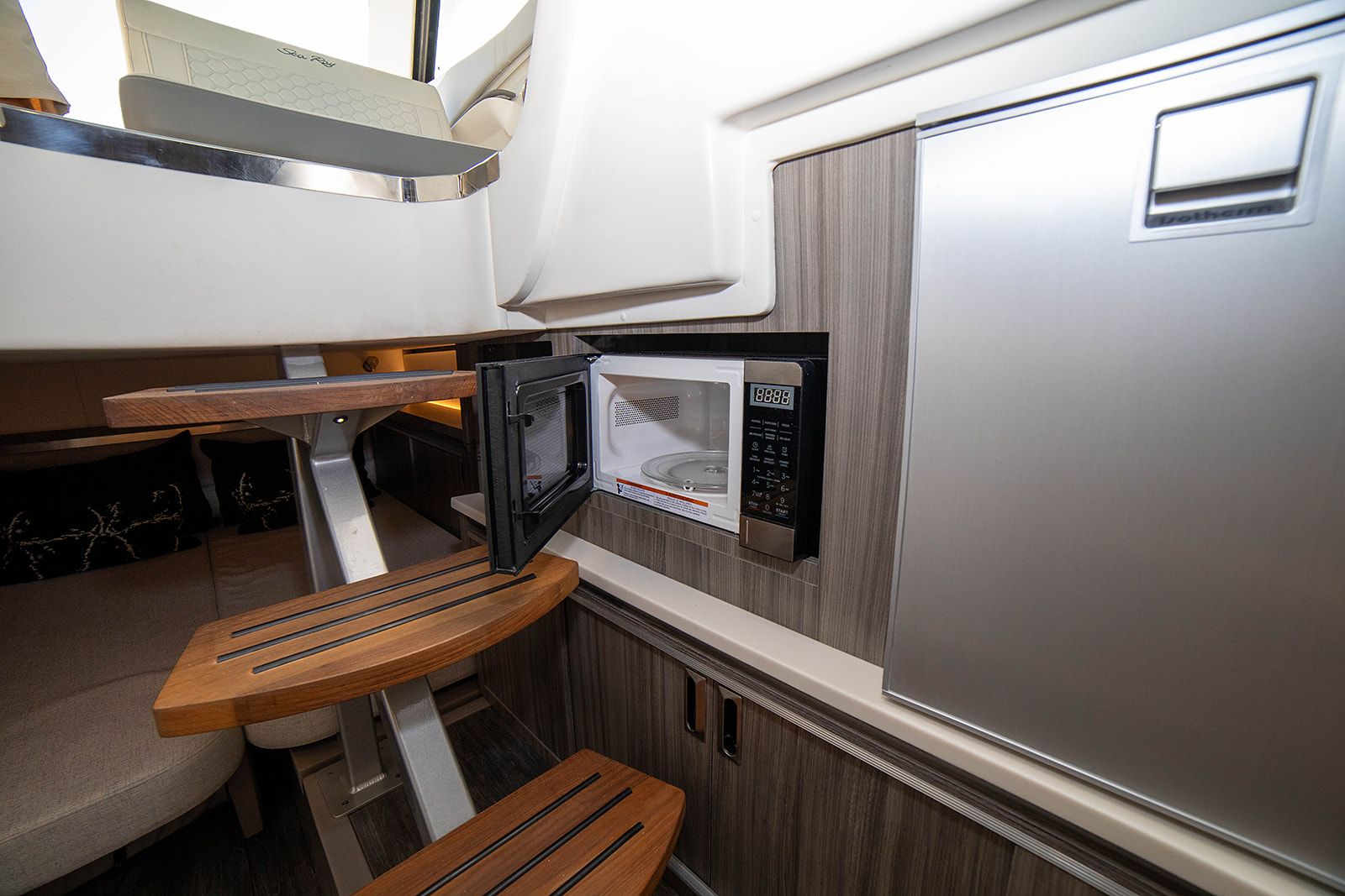 2025 Sea Ray 320 DA-OB Image Thumbnail #57