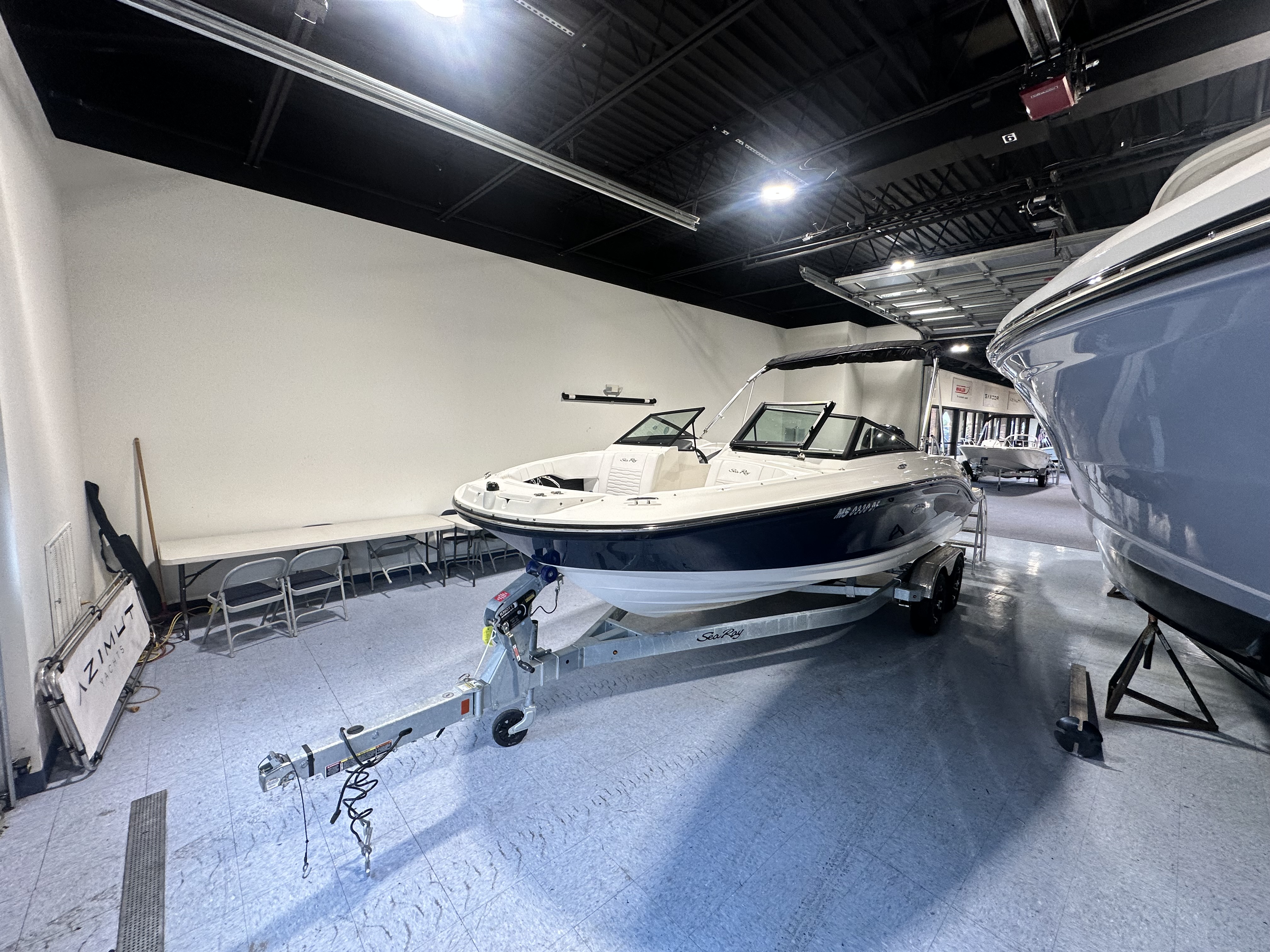 2023 Sea Ray 210 SPX Image Thumbnail #3