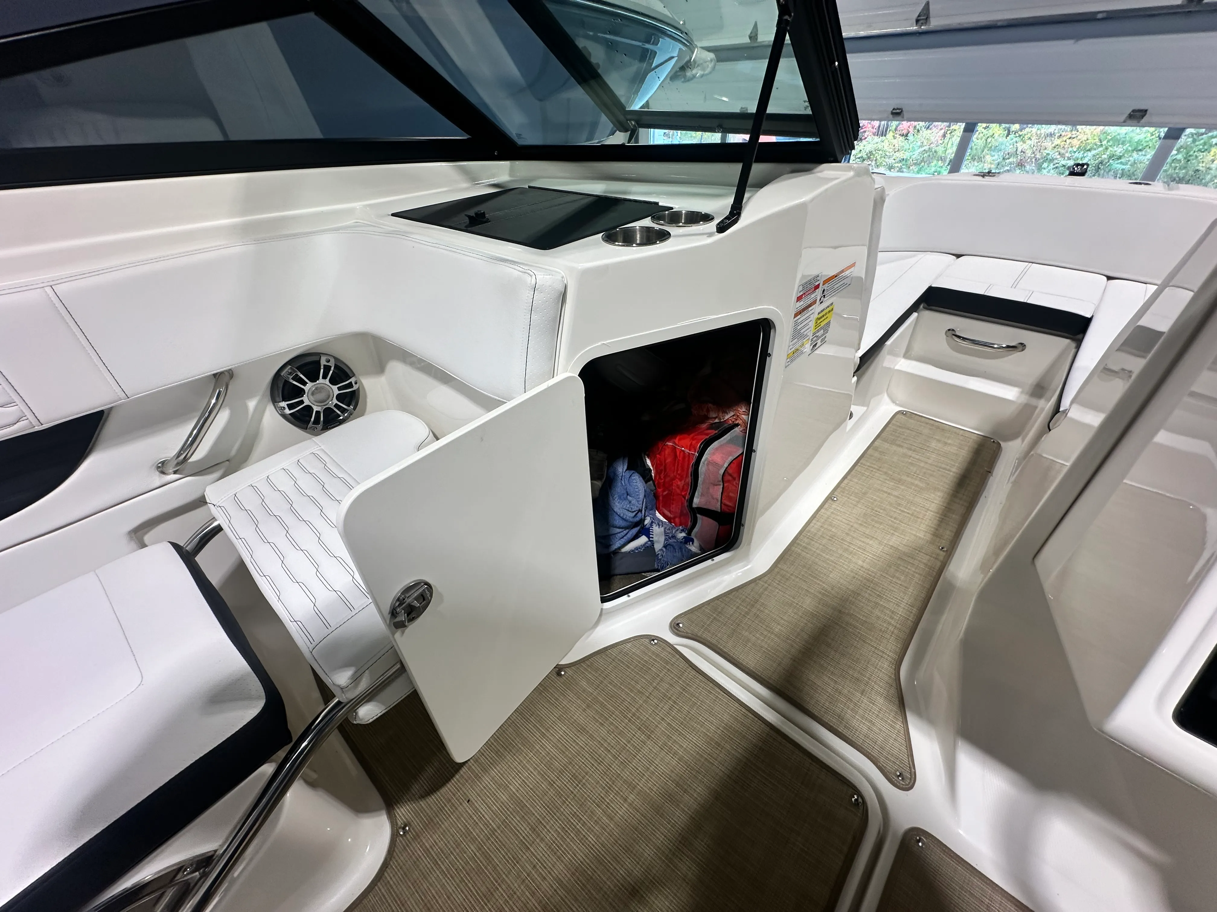 2023 Sea Ray 210 SPX Image Thumbnail #15