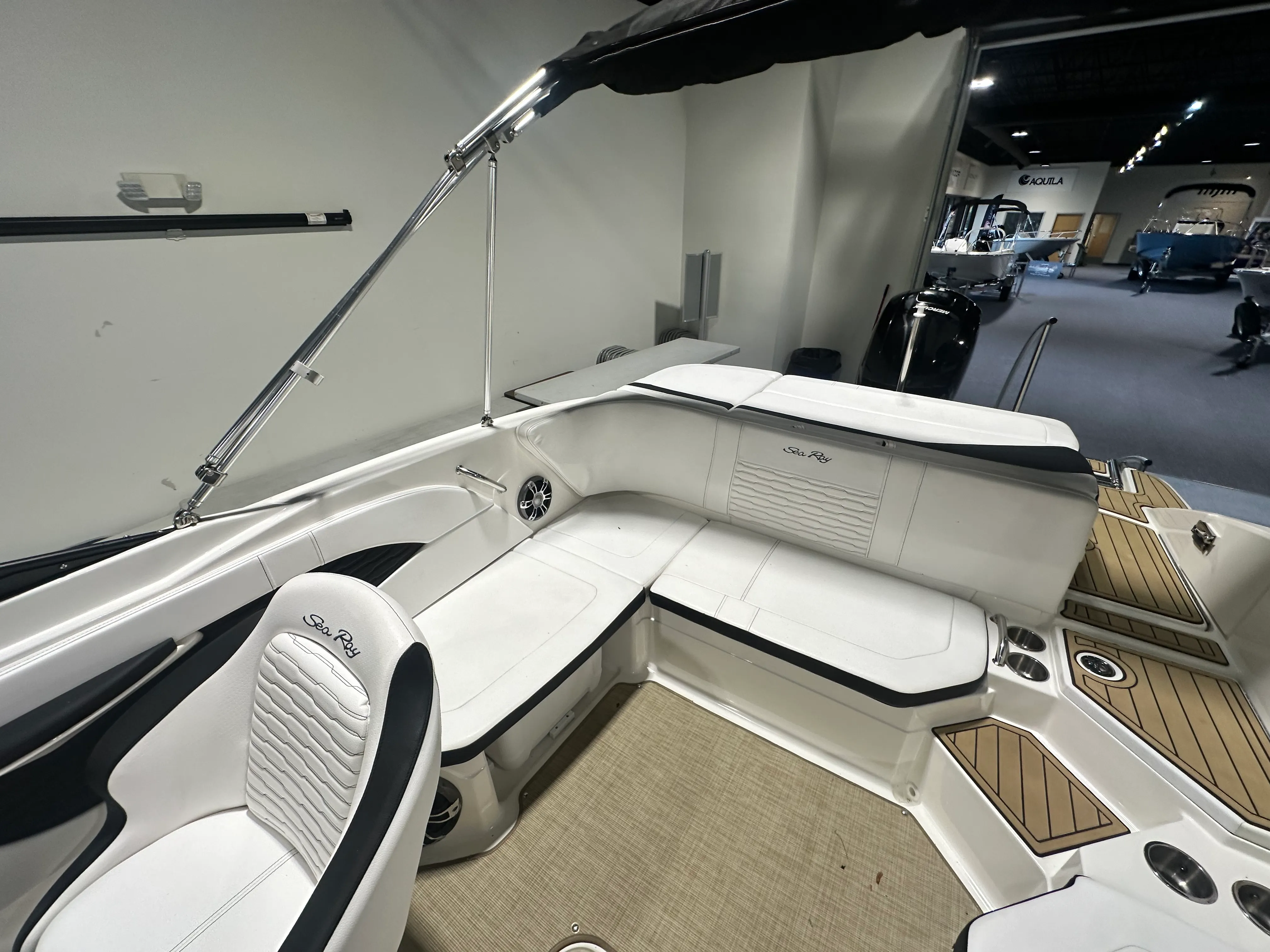 2023 Sea Ray 210 SPX Image Thumbnail #10