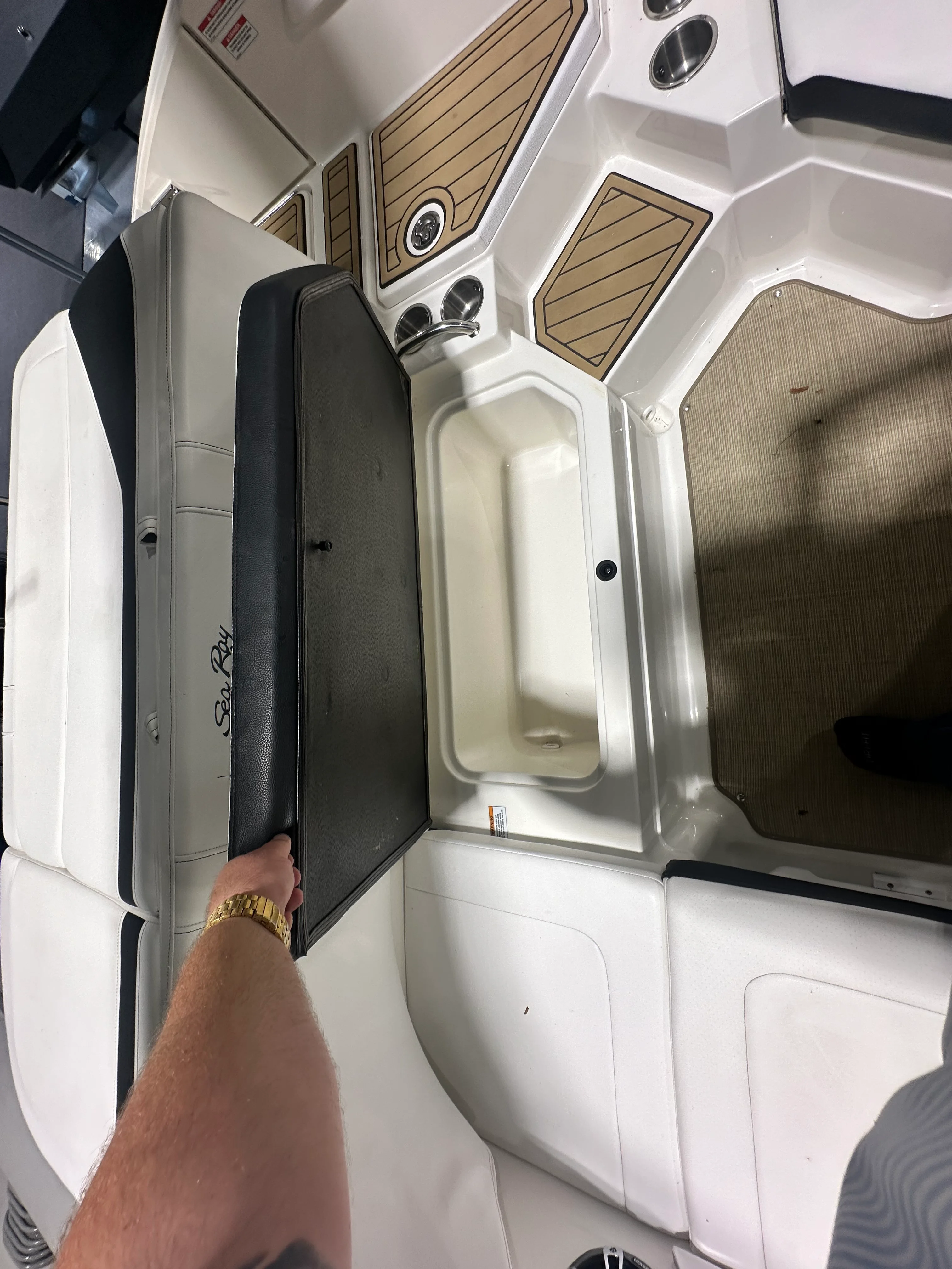 2023 Sea Ray 210 SPX OUTBOARD Image Thumbnail #20