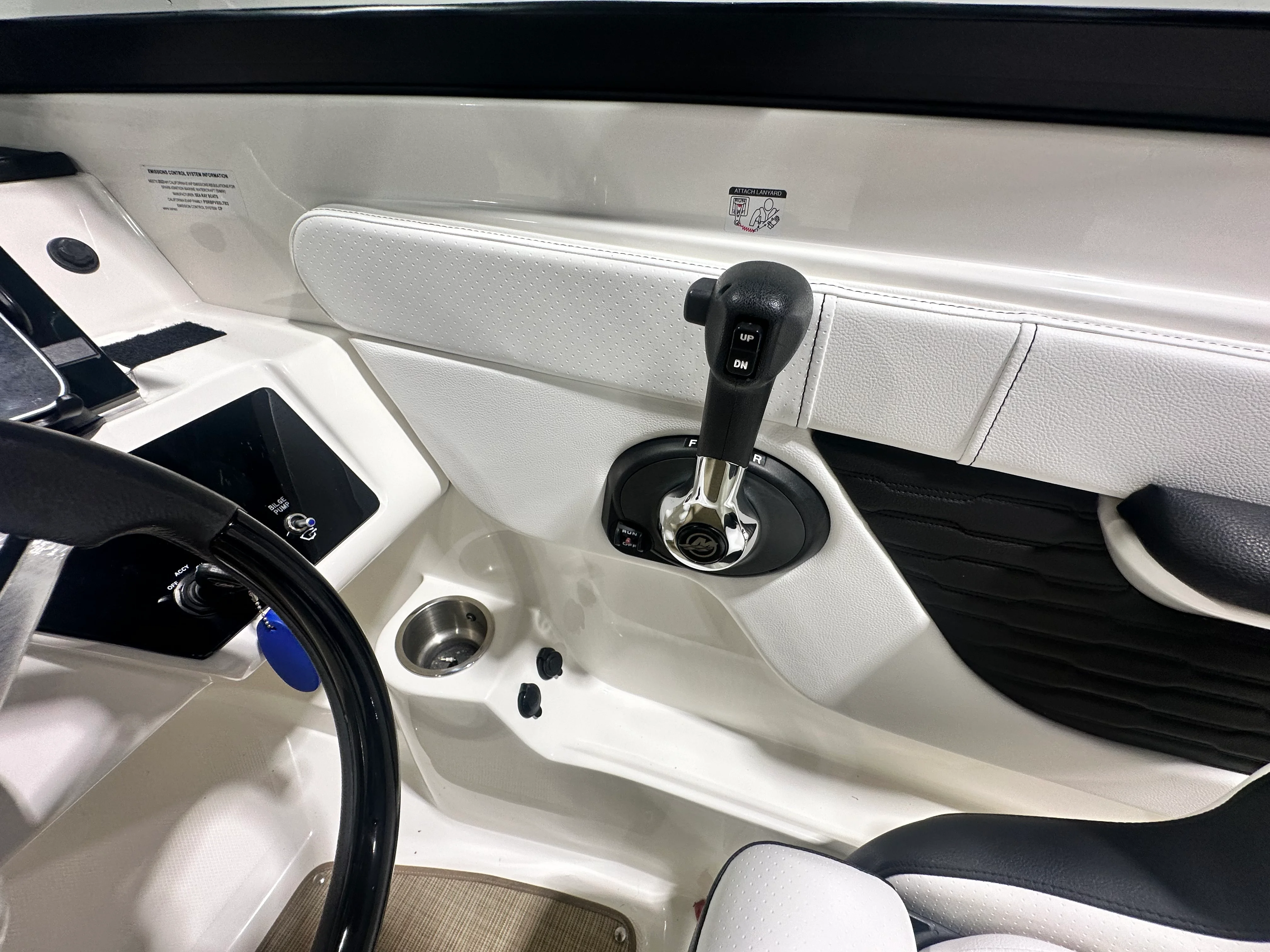 2023 Sea Ray 210 SPX OUTBOARD Image Thumbnail #7