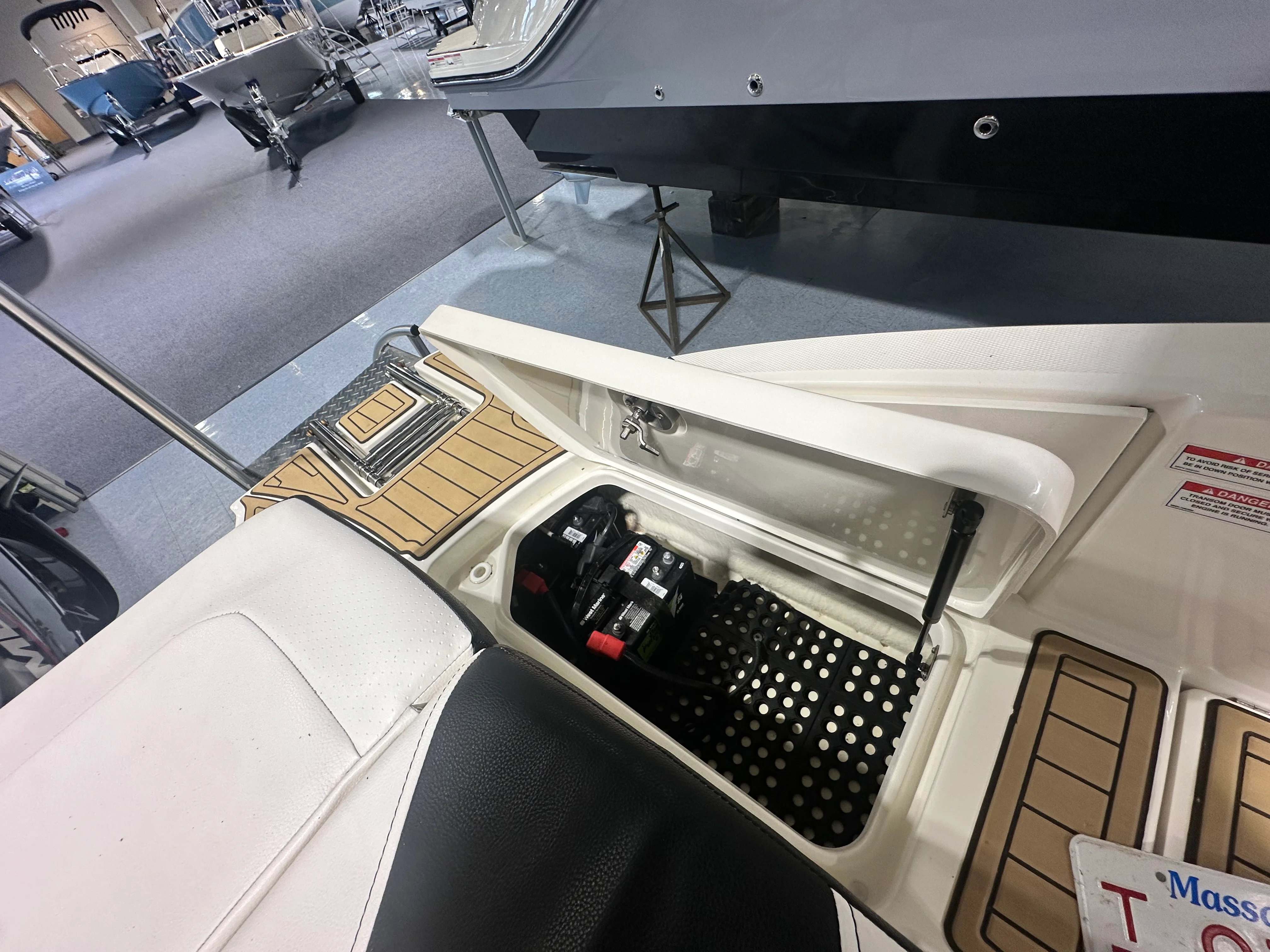 2023 Sea Ray 210 SPX OUTBOARD Image Thumbnail #25