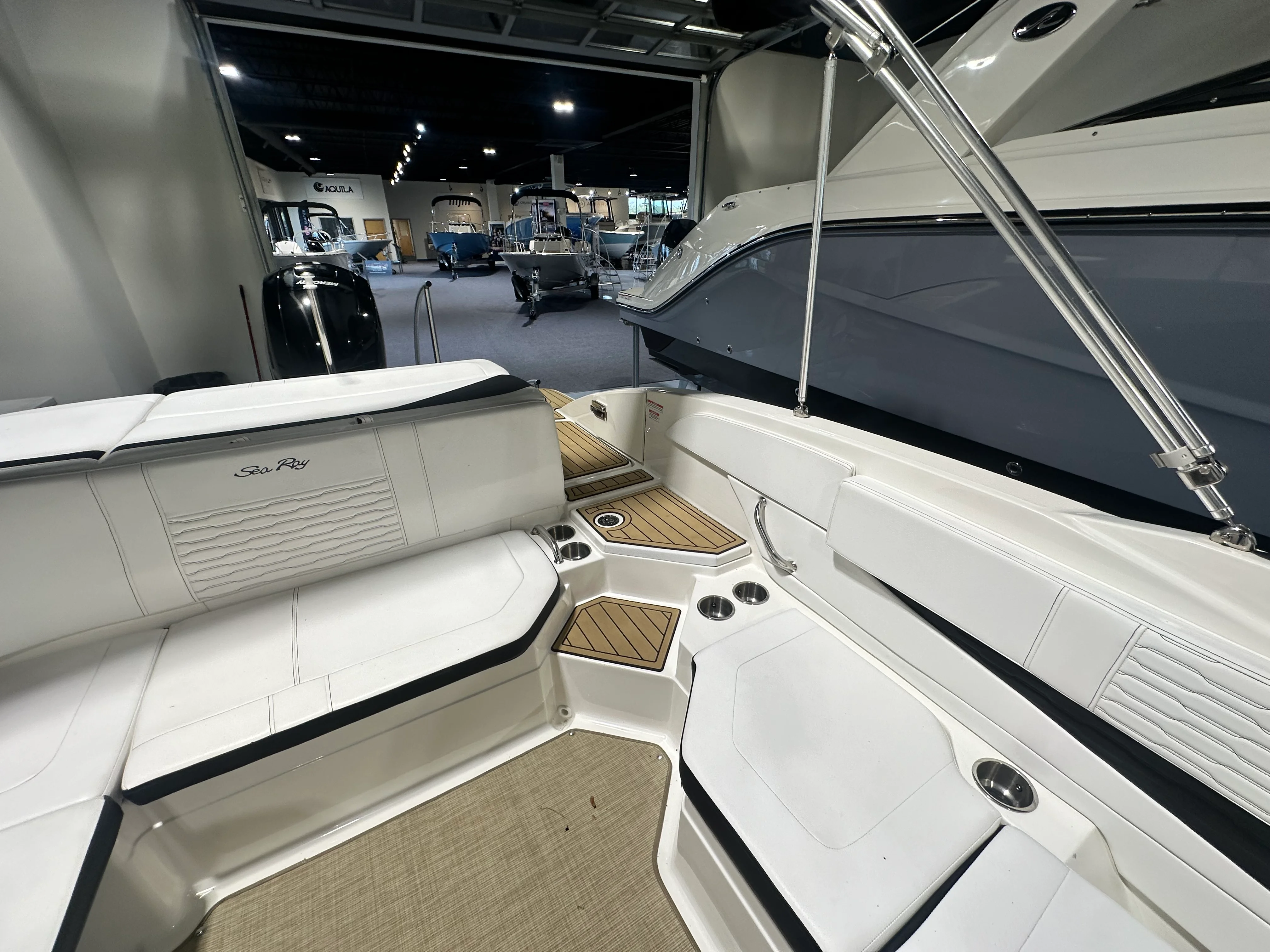 2023 Sea Ray 210 SPX OUTBOARD Image Thumbnail #17