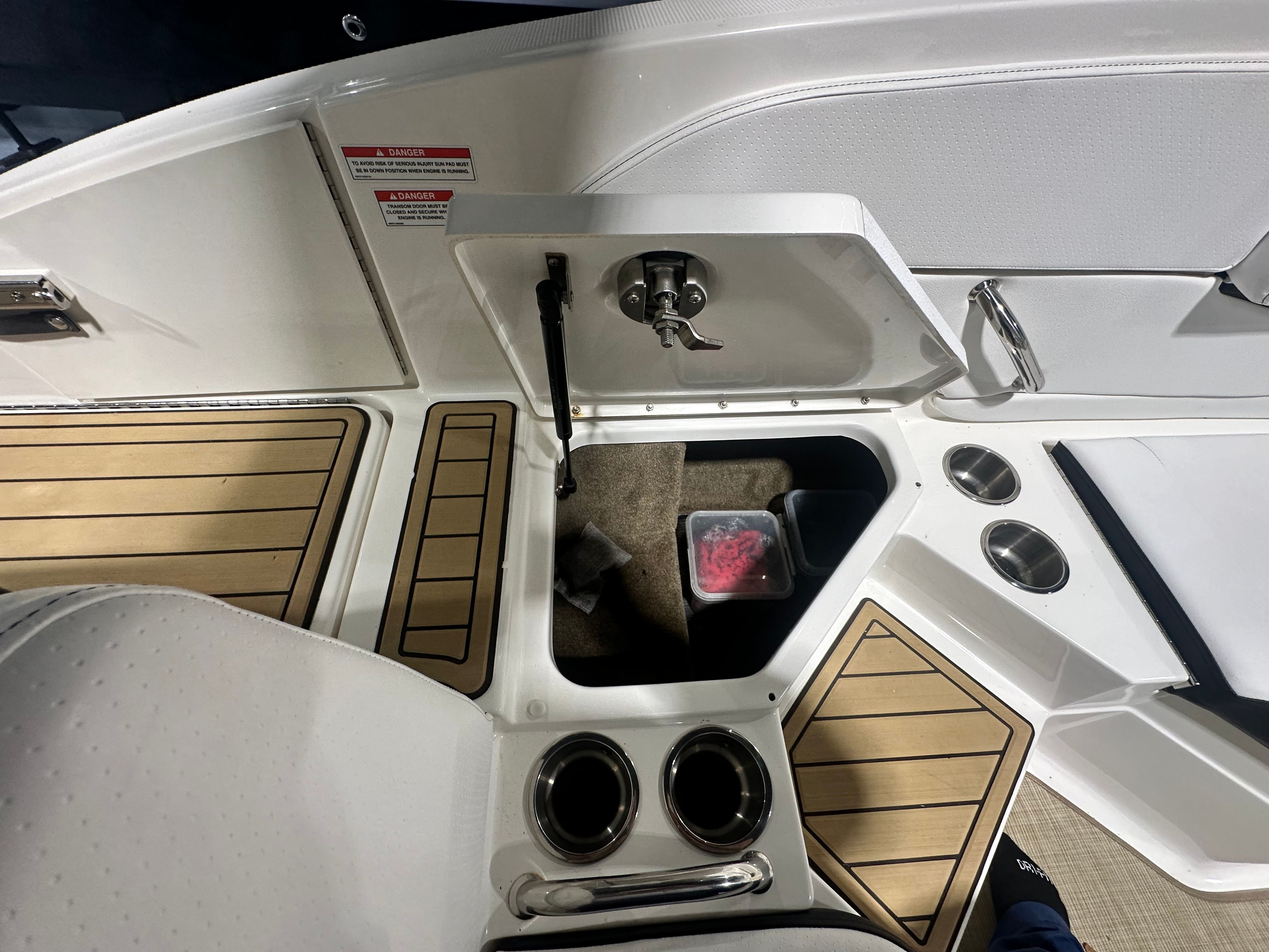 2023 Sea Ray 210 SPX Image Thumbnail #24