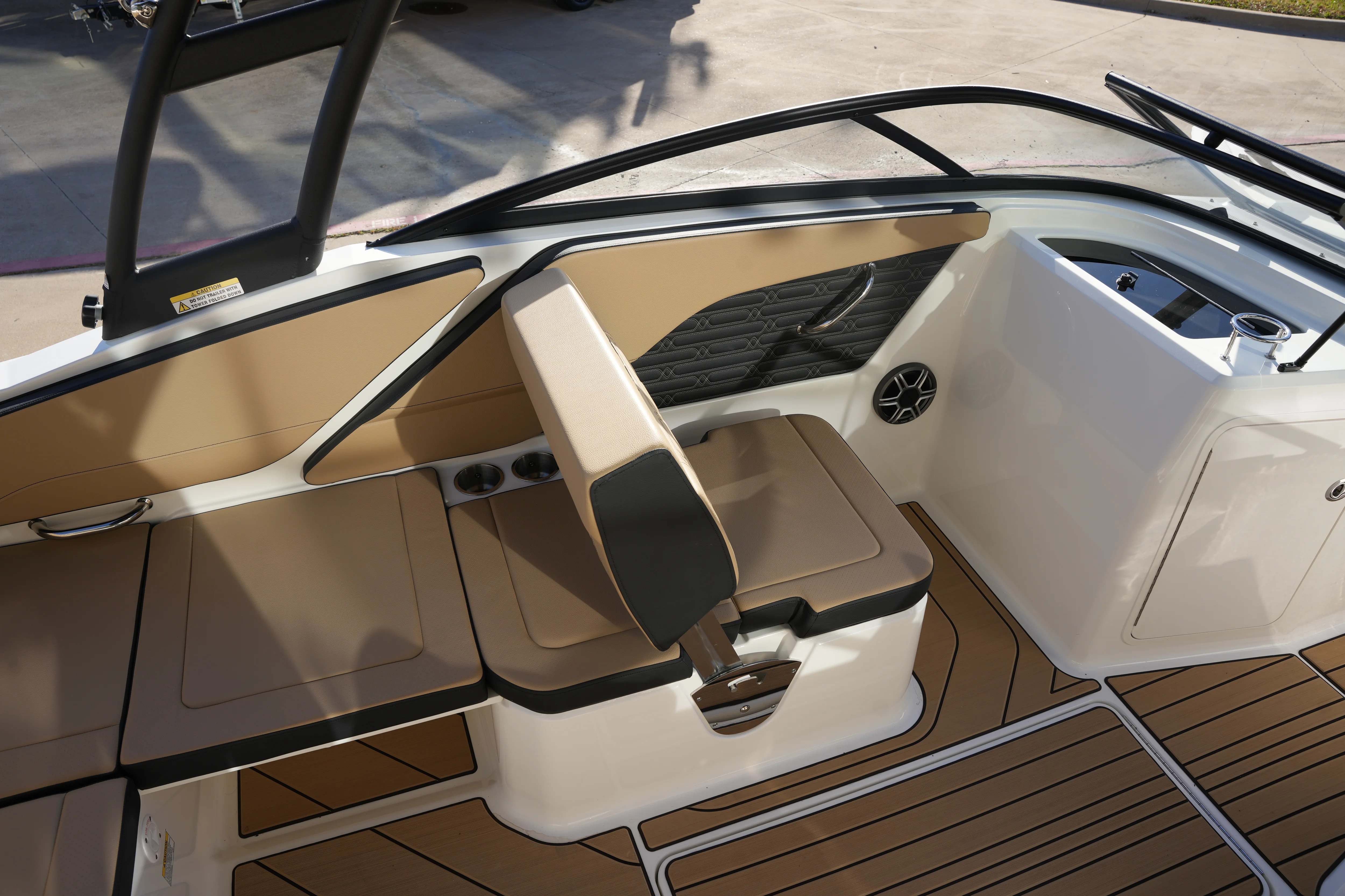 2026 Sea Ray SPX 210 Image Thumbnail #12