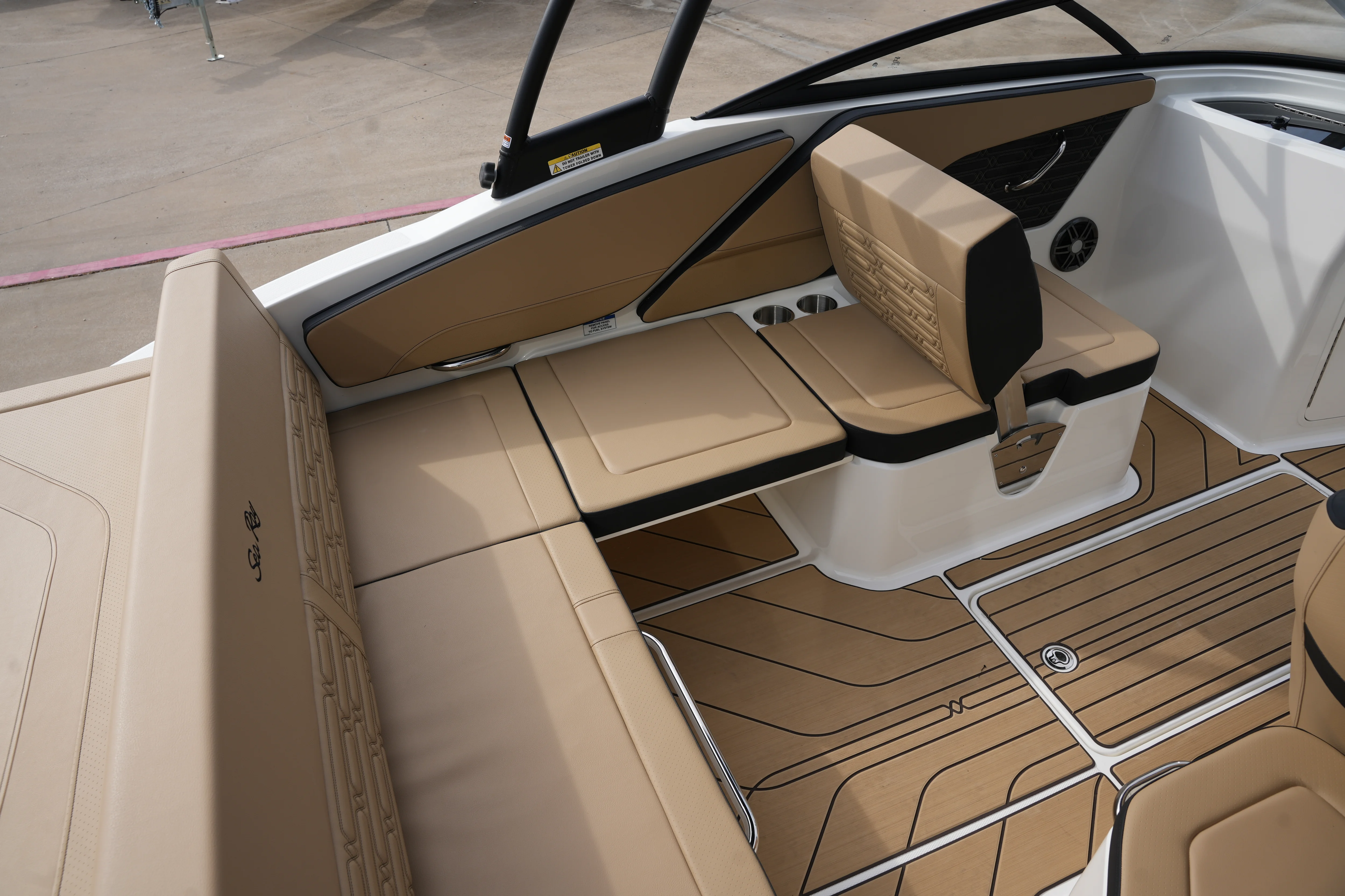 2026 Sea Ray SPX 210 Image Thumbnail #8