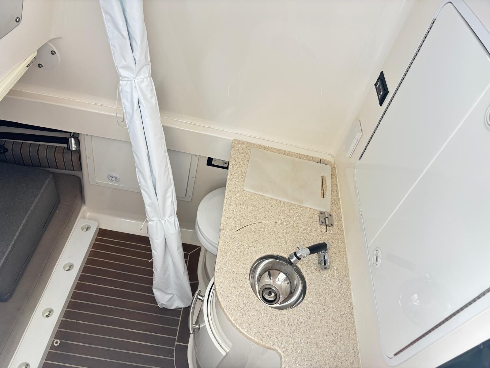 2015 Regulator 34 CC Image Thumbnail #20