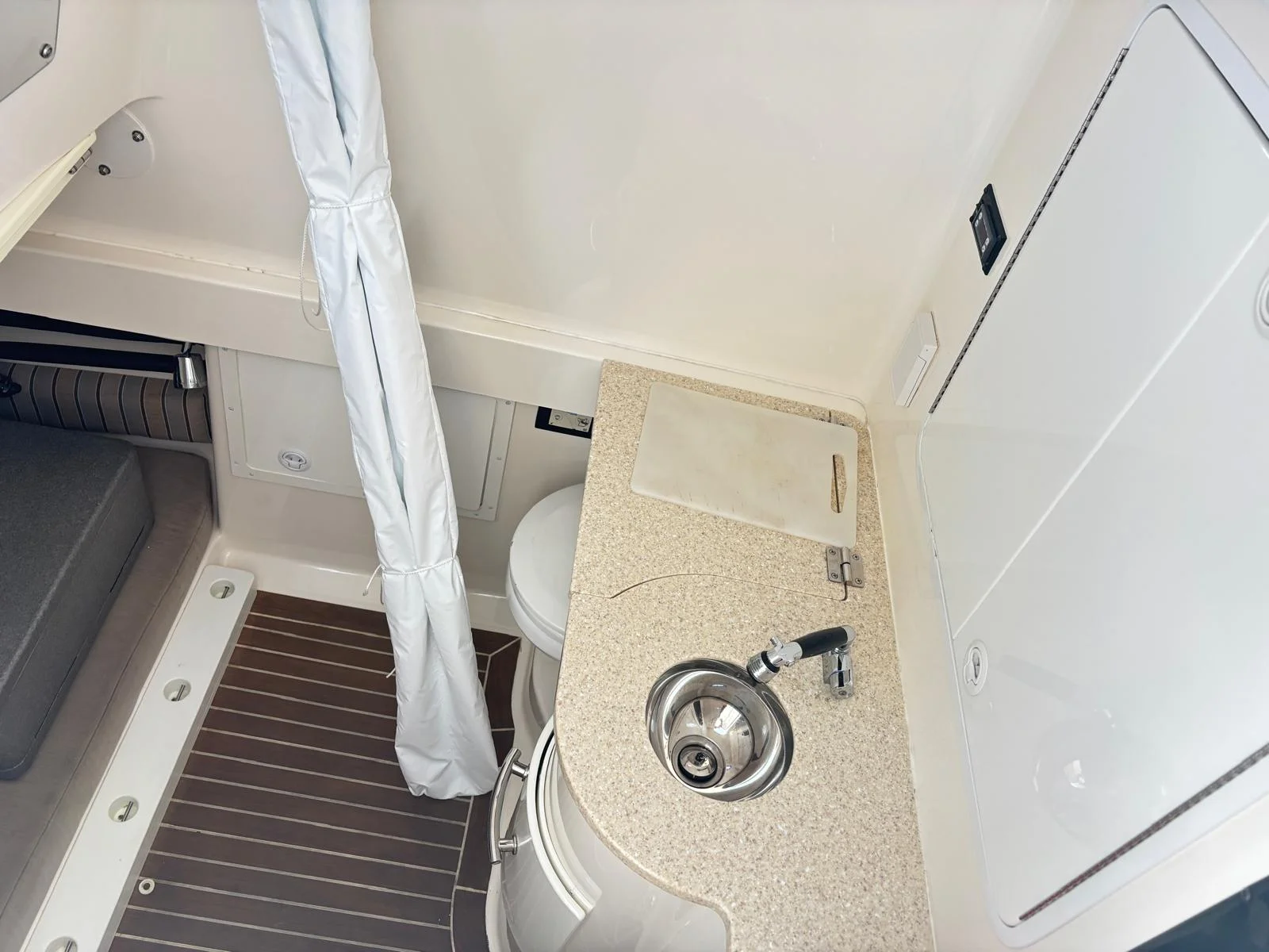 2015 Regulator 34 CC Image Thumbnail #20