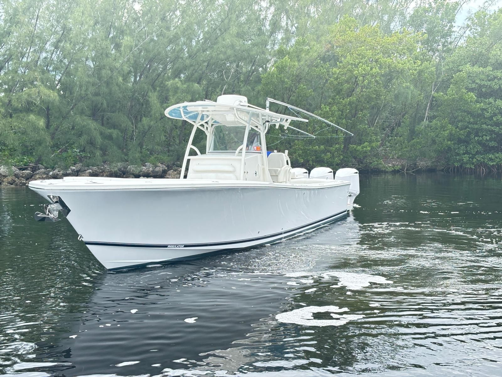 2015 Regulator 34 CC Image Thumbnail #3